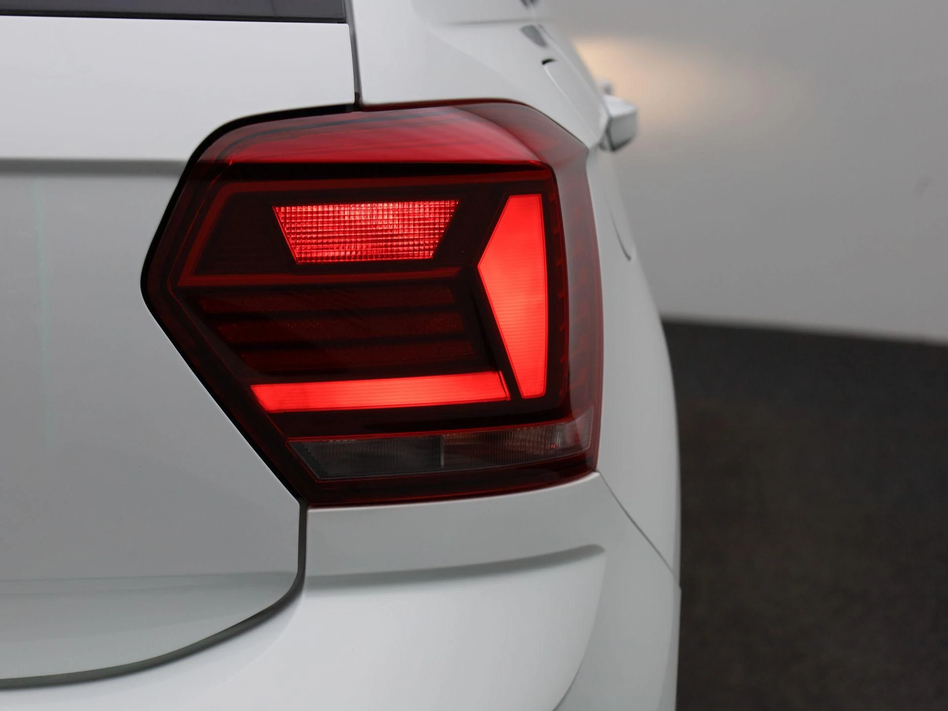Volkswagen-Polo-image-35