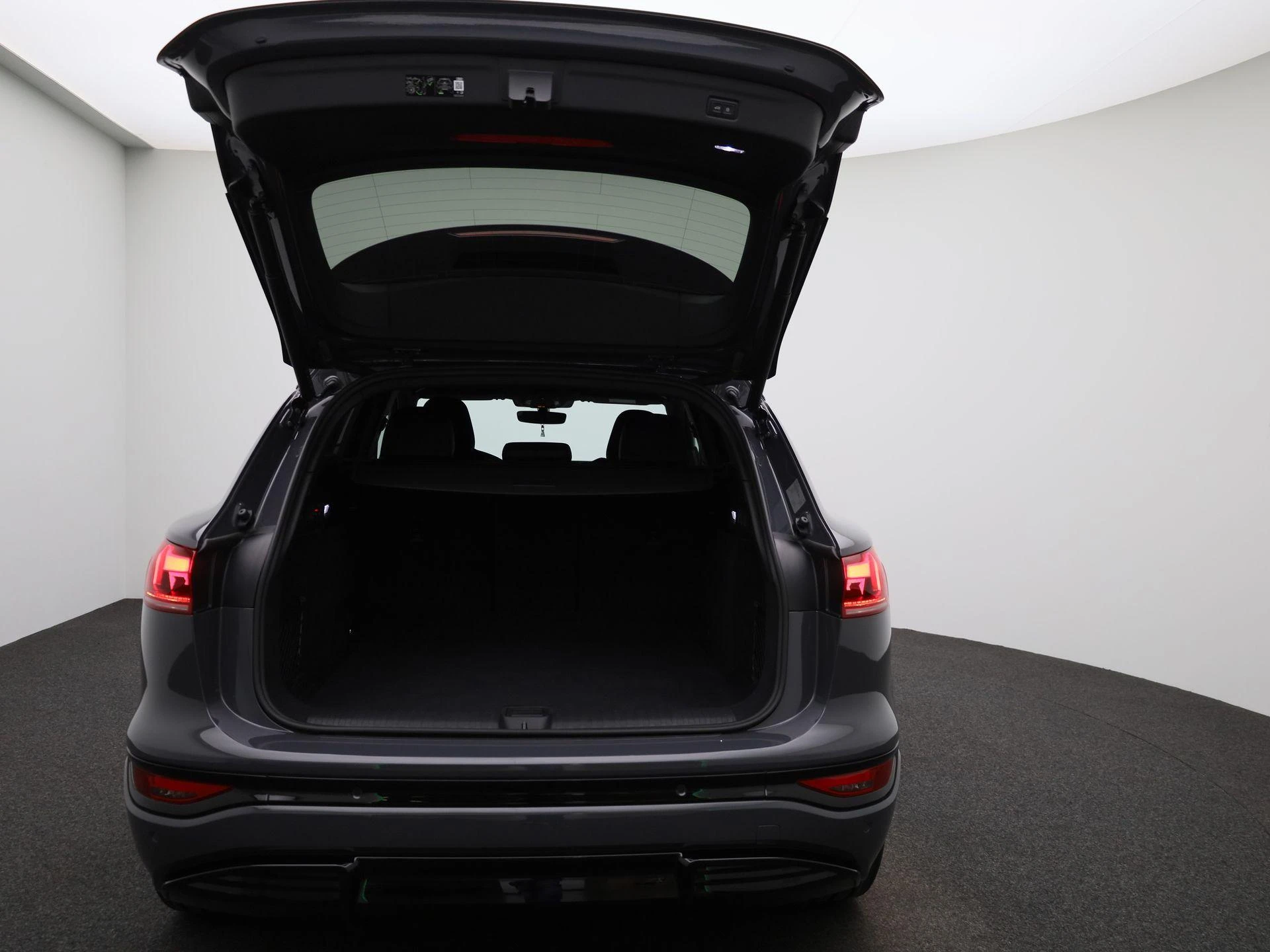 Audi-Q6 e-tron-image-10