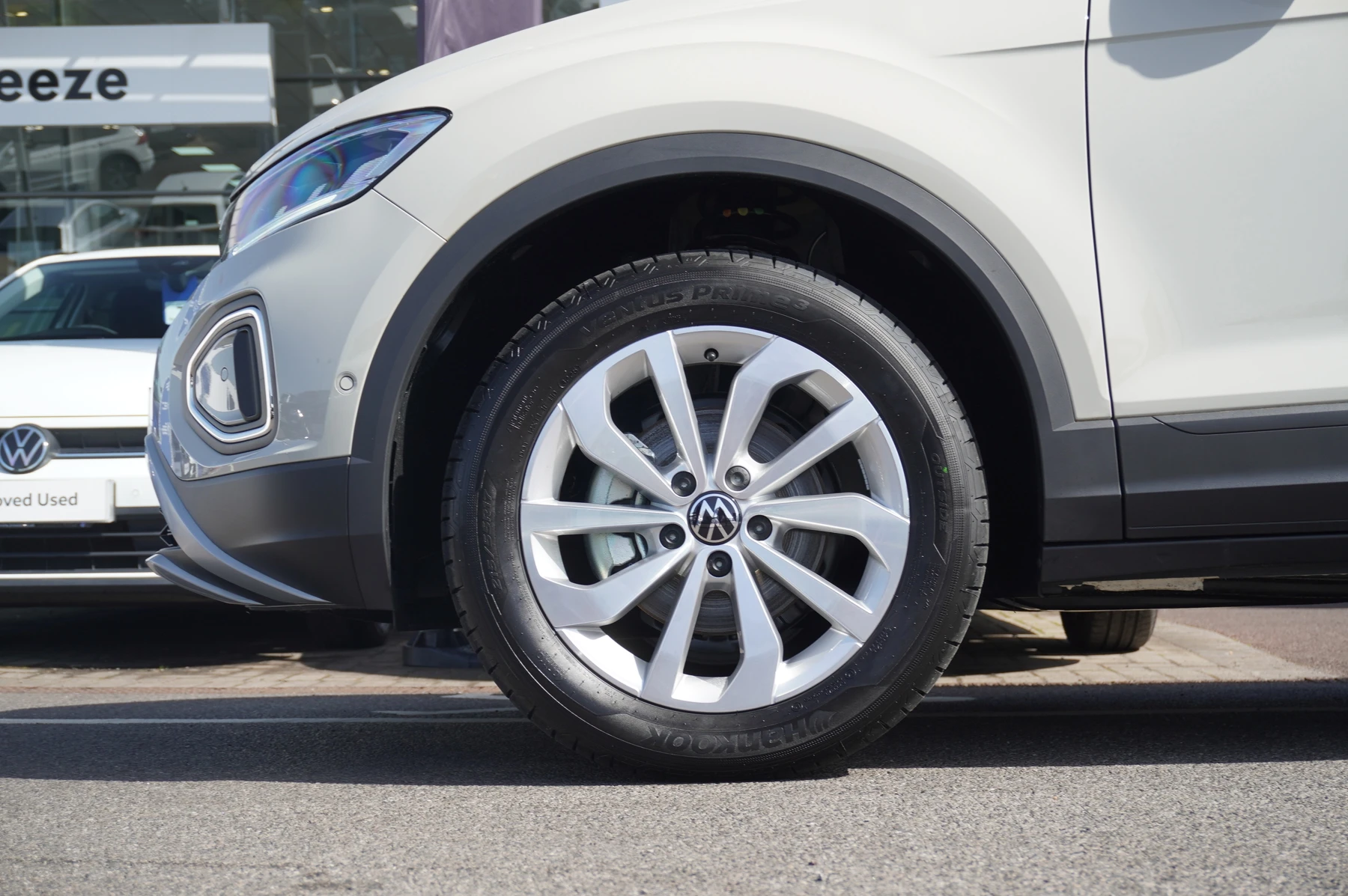 Volkswagen-T-Roc-image-4
