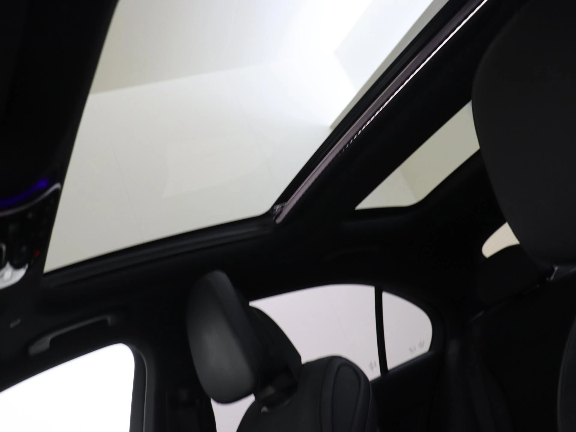 Mercedes-Benz-C-Klasse-image-26