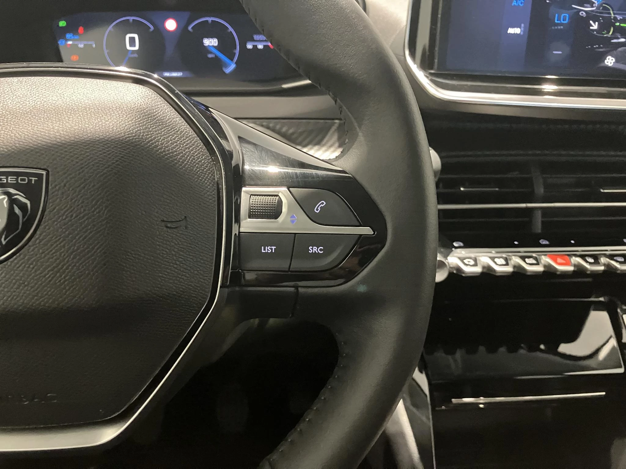 Peugeot-208-image-17