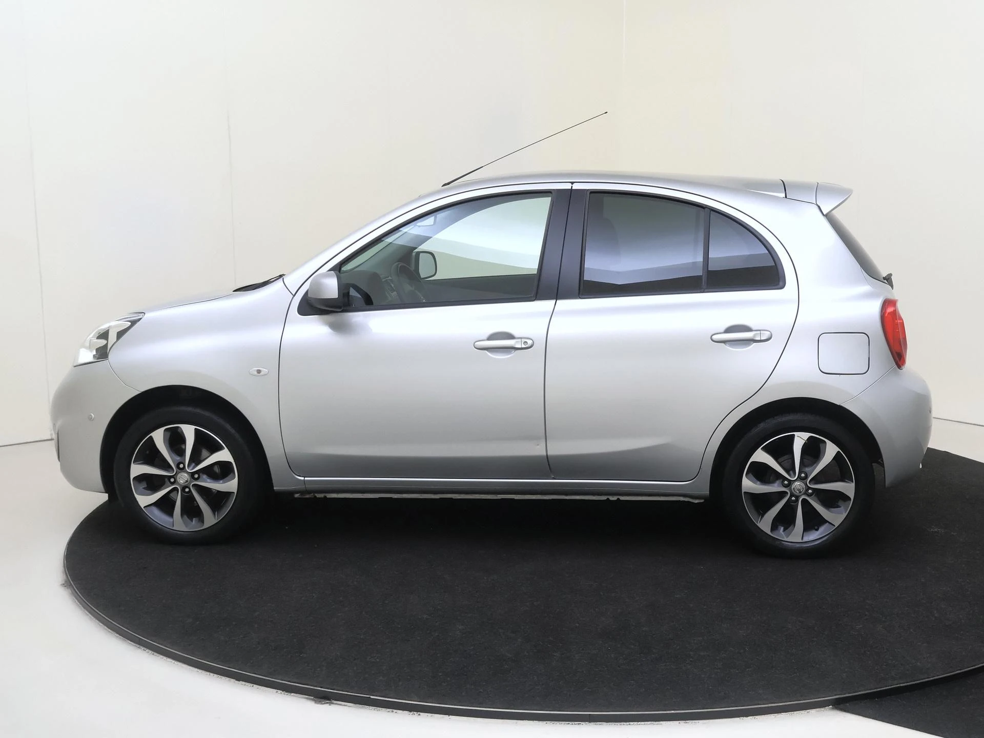 Nissan-Micra-image-7