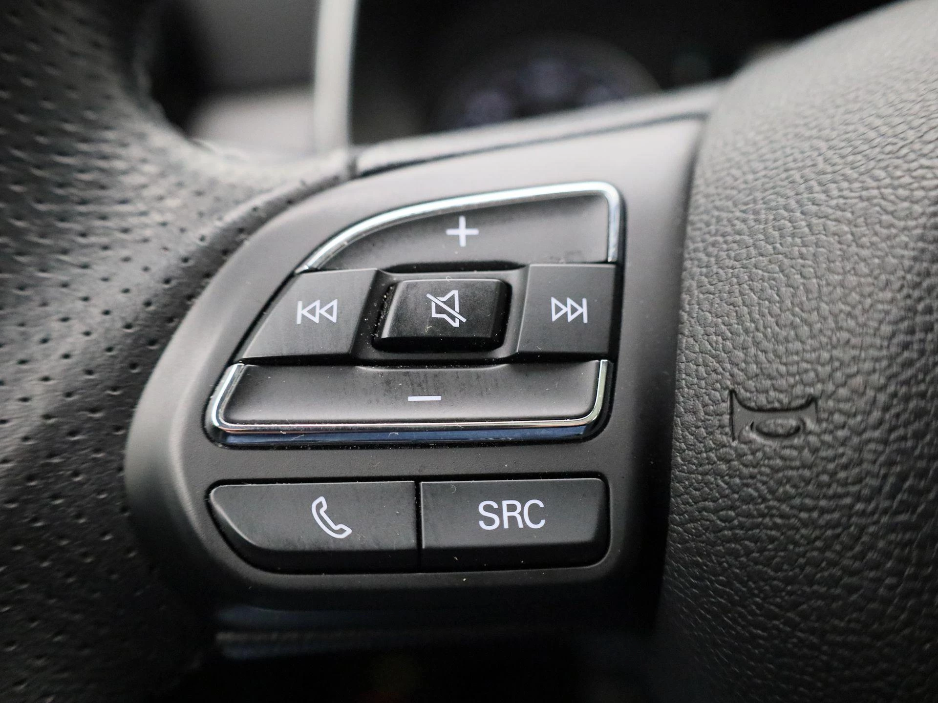 MG-ZS EV-image-18