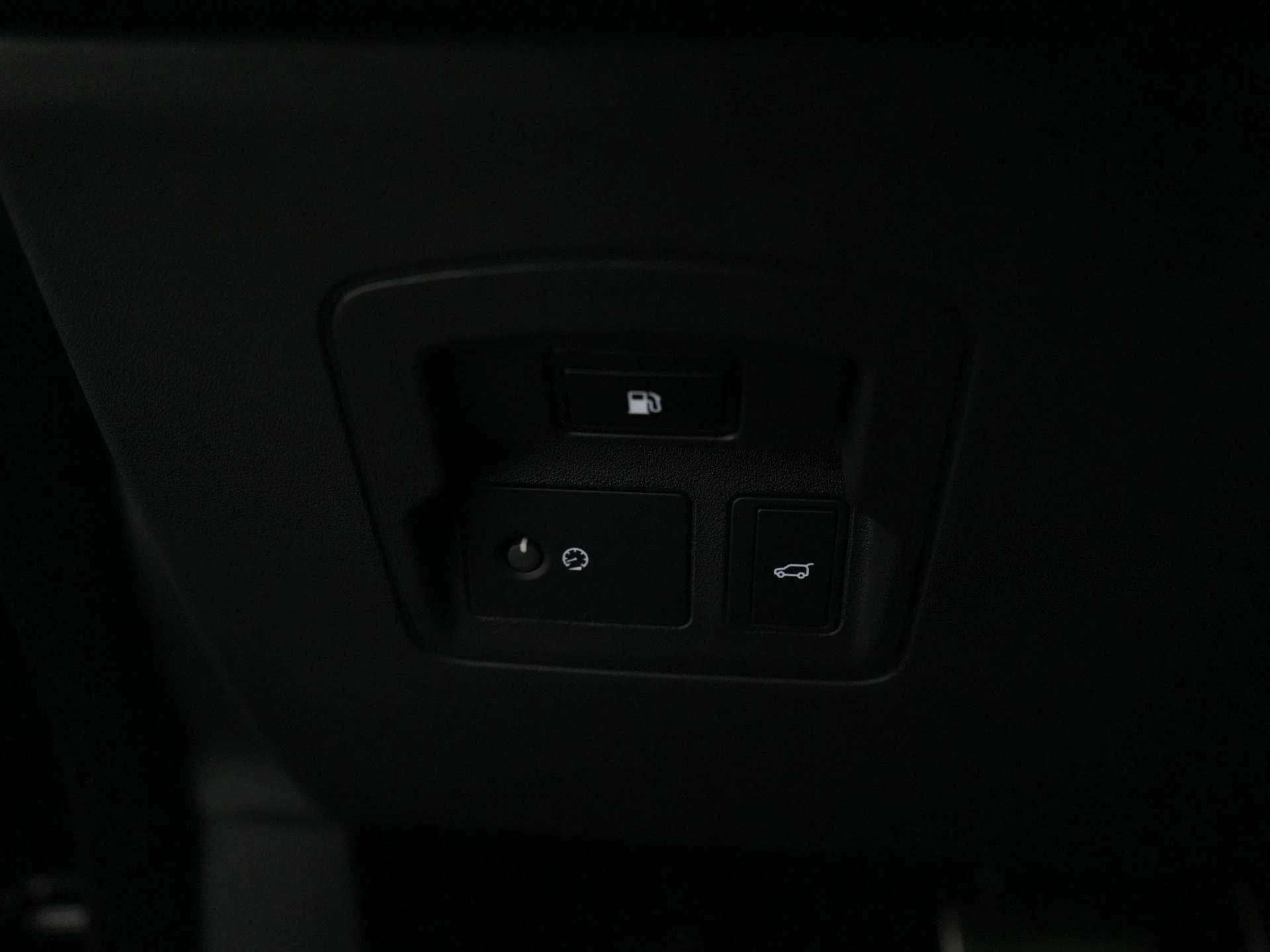 Land Rover-Range Rover Velar-image-16