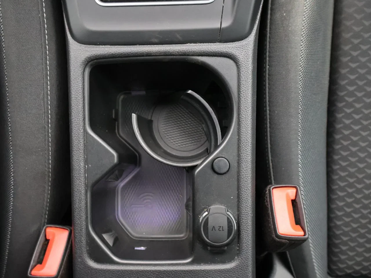 Volkswagen-Golf-image-15