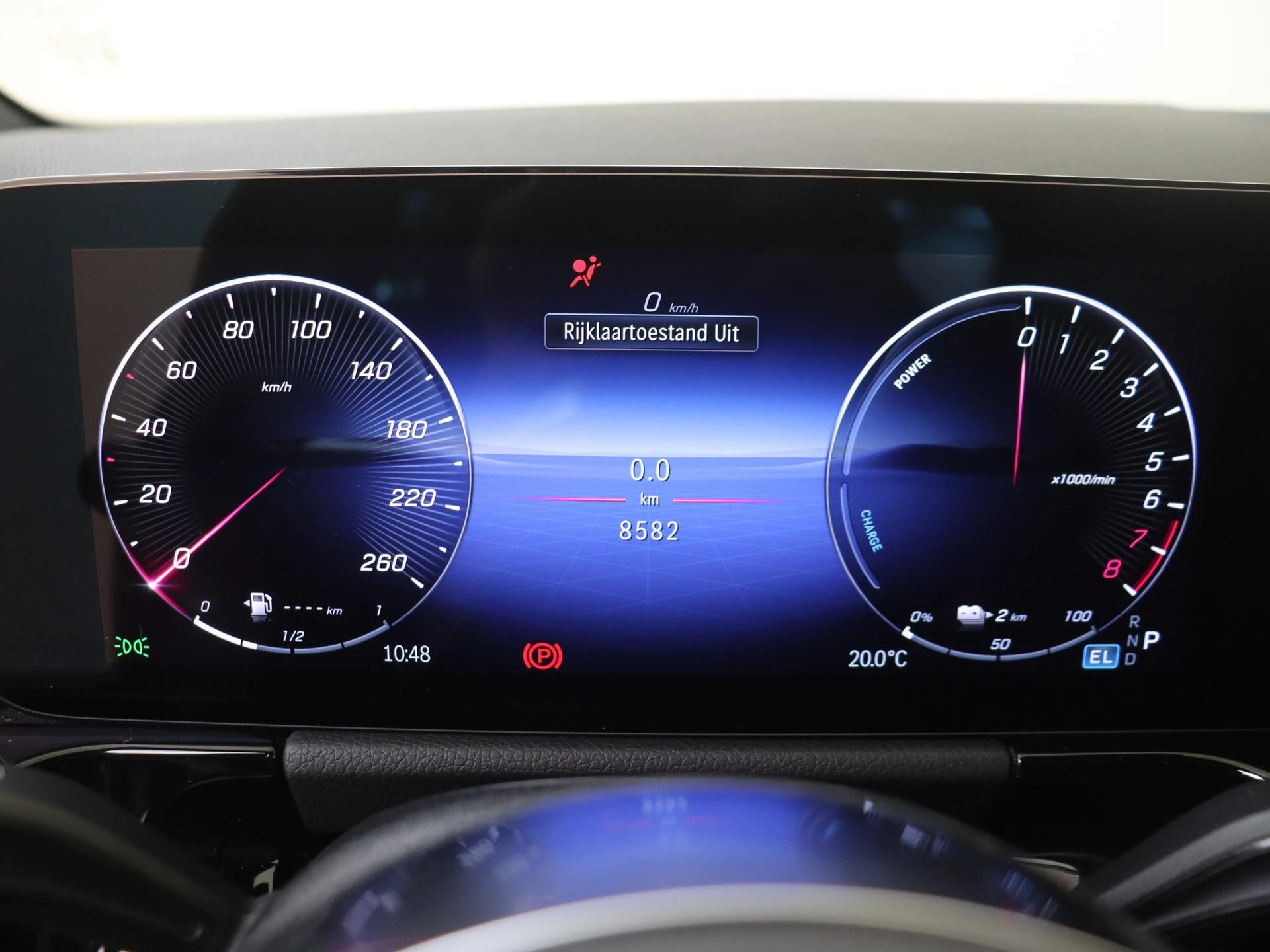 Mercedes-Benz-GLA-image-10