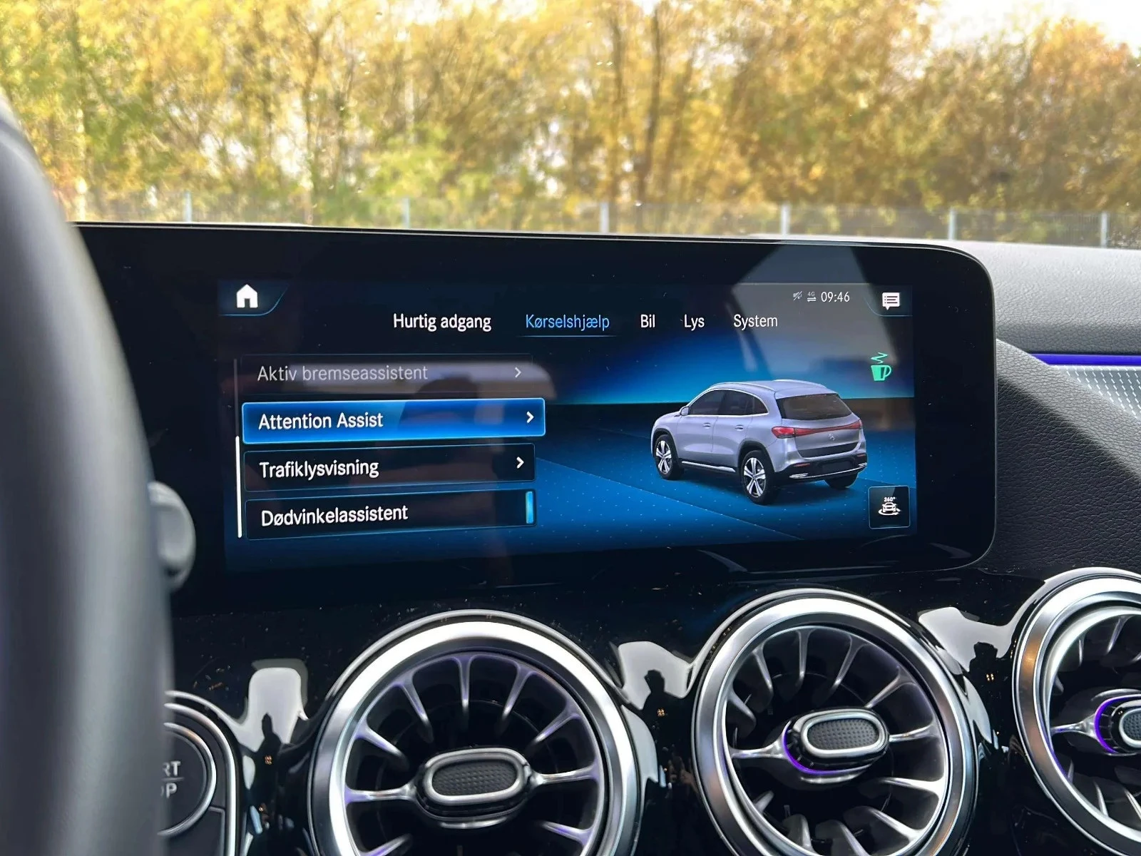 Mercedes-Benz-EQA-image-17