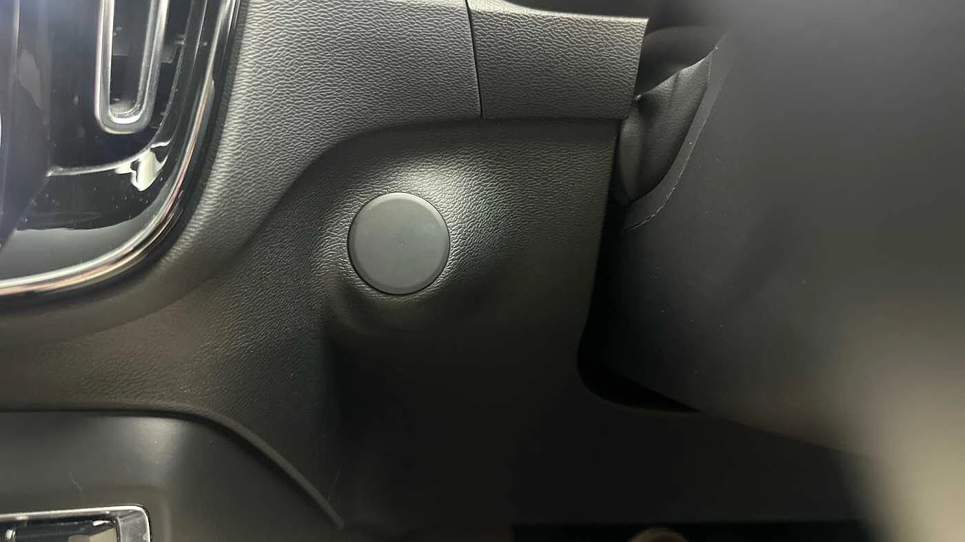 Volvo-EX40-image-31