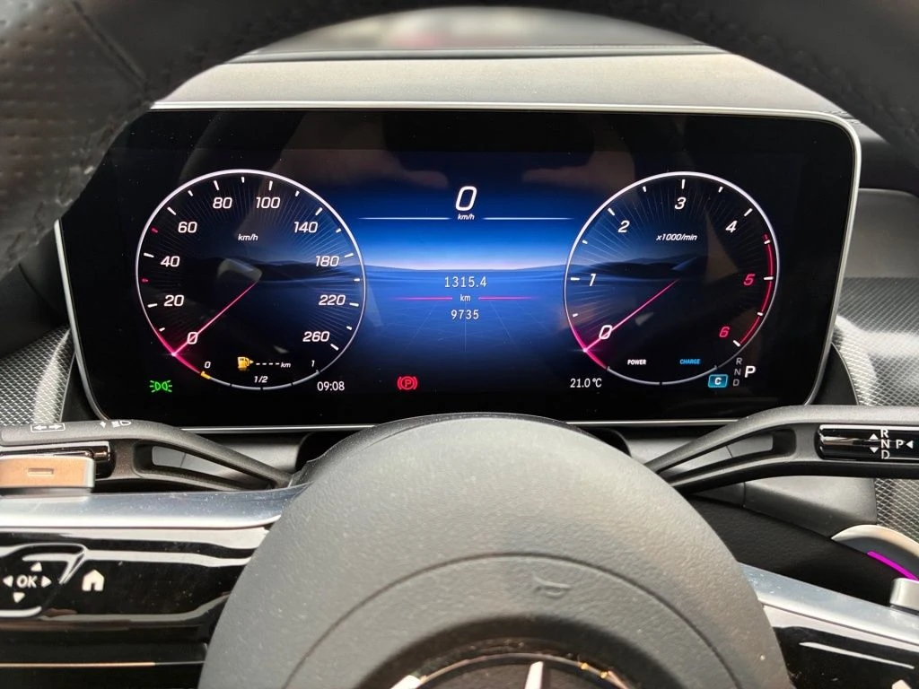 Mercedes-Benz-GLC 220 d-image-6
