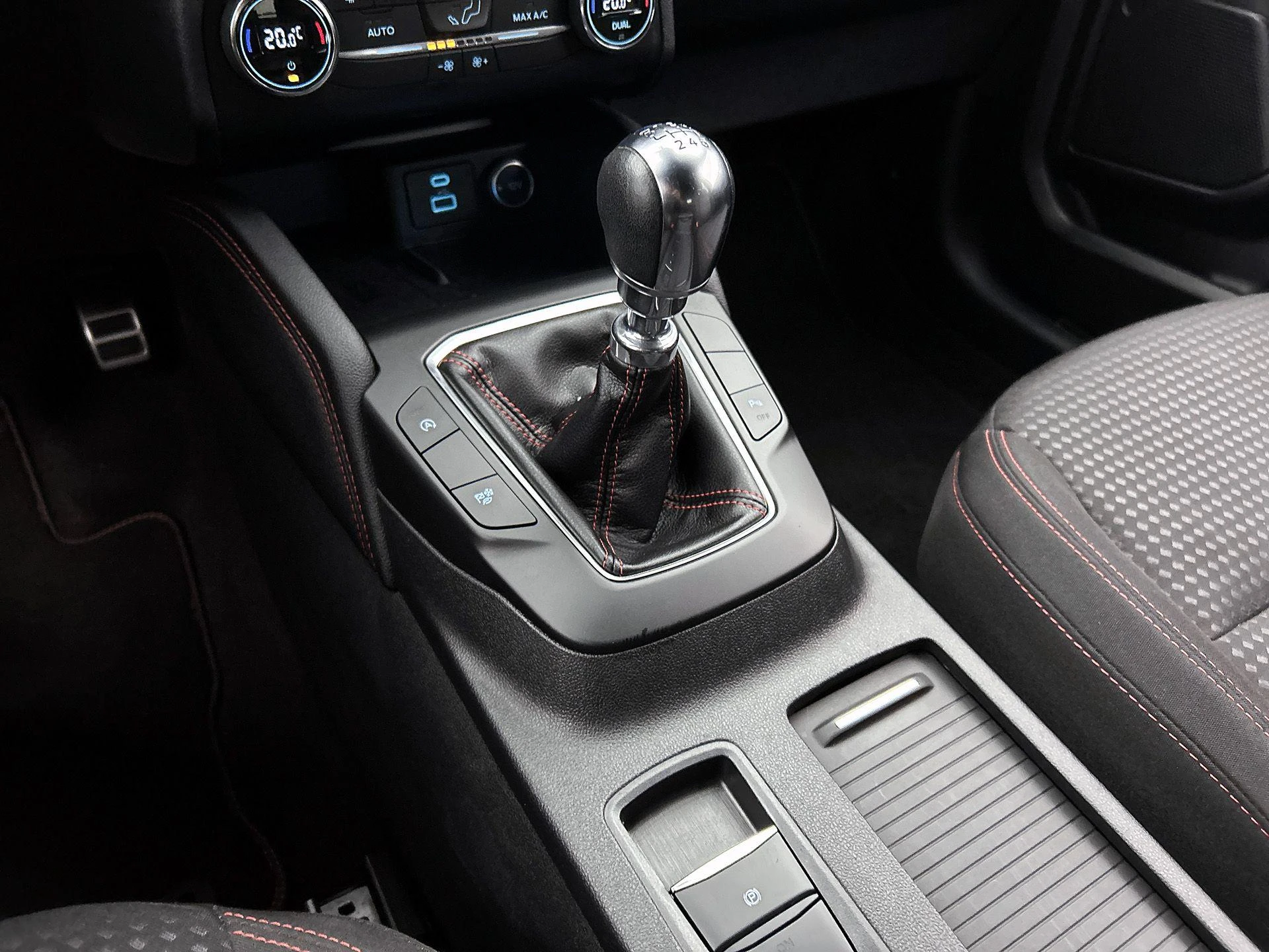 Ford-Kuga-image-23