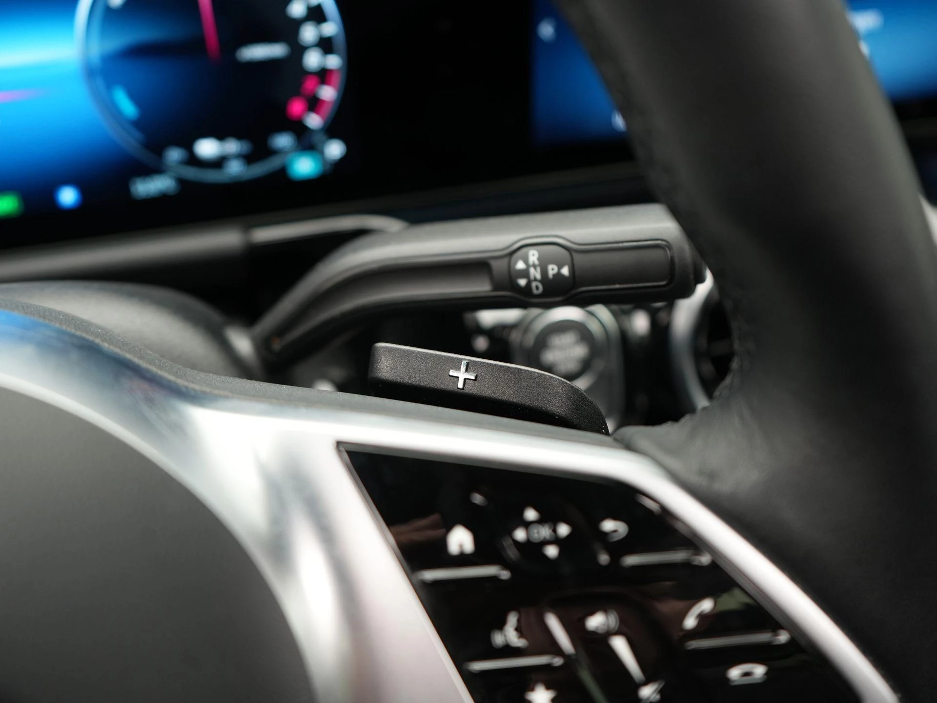 Mercedes-Benz-GLA-image-29