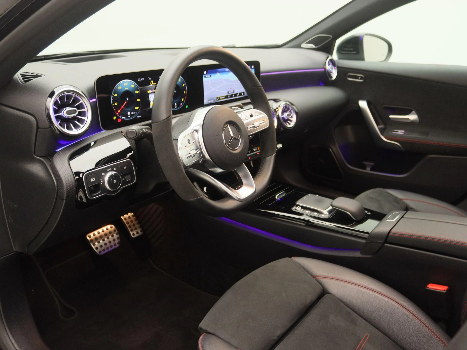 Mercedes-Benz-A-Klasse-image-21