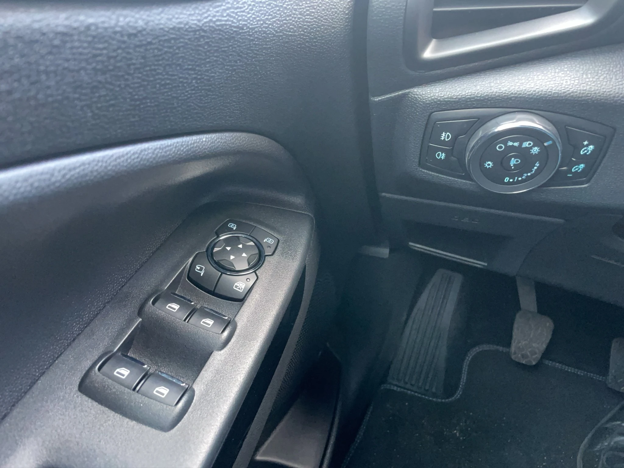 Ford-EcoSport-image-13