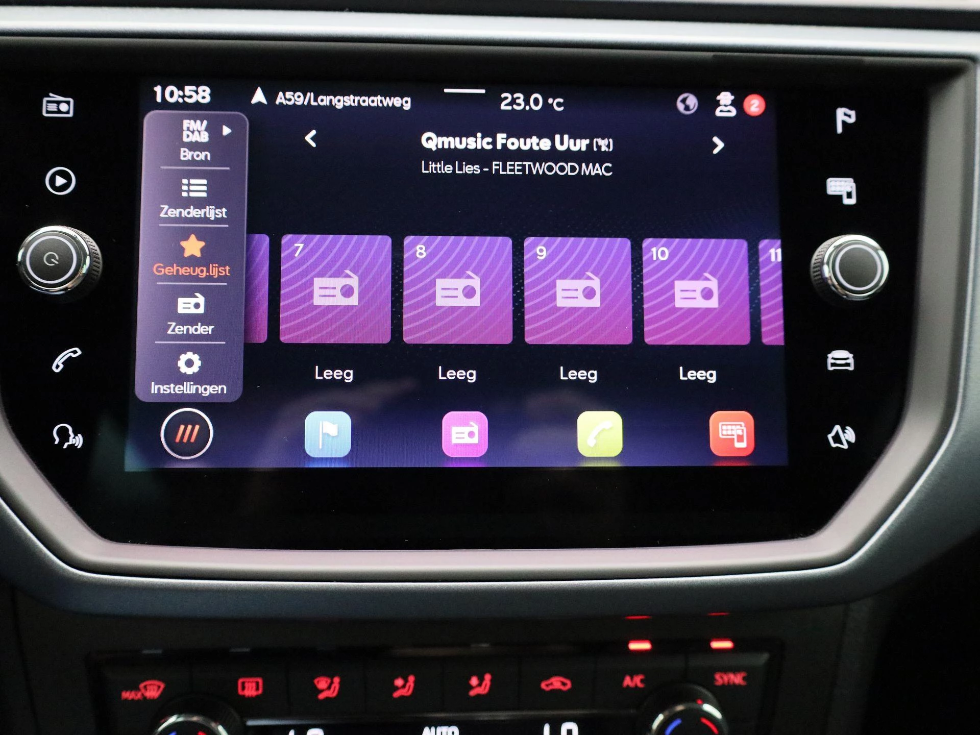 SEAT-Arona-image-19
