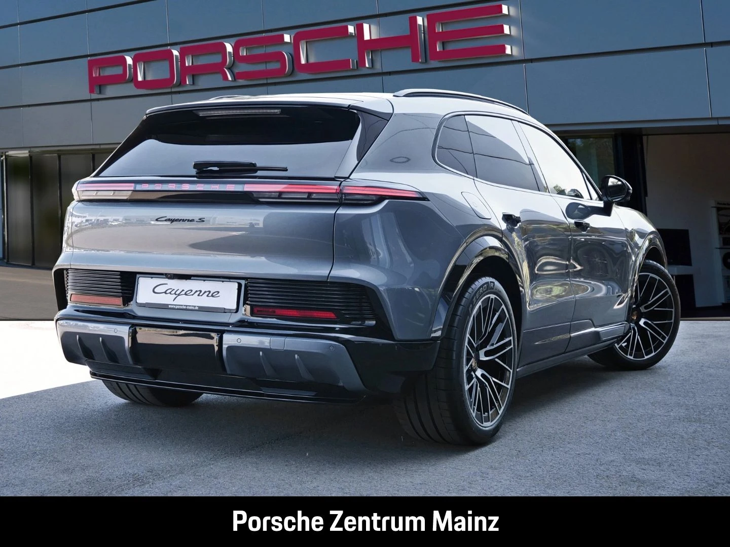 Porsche-Cayenne-image-2