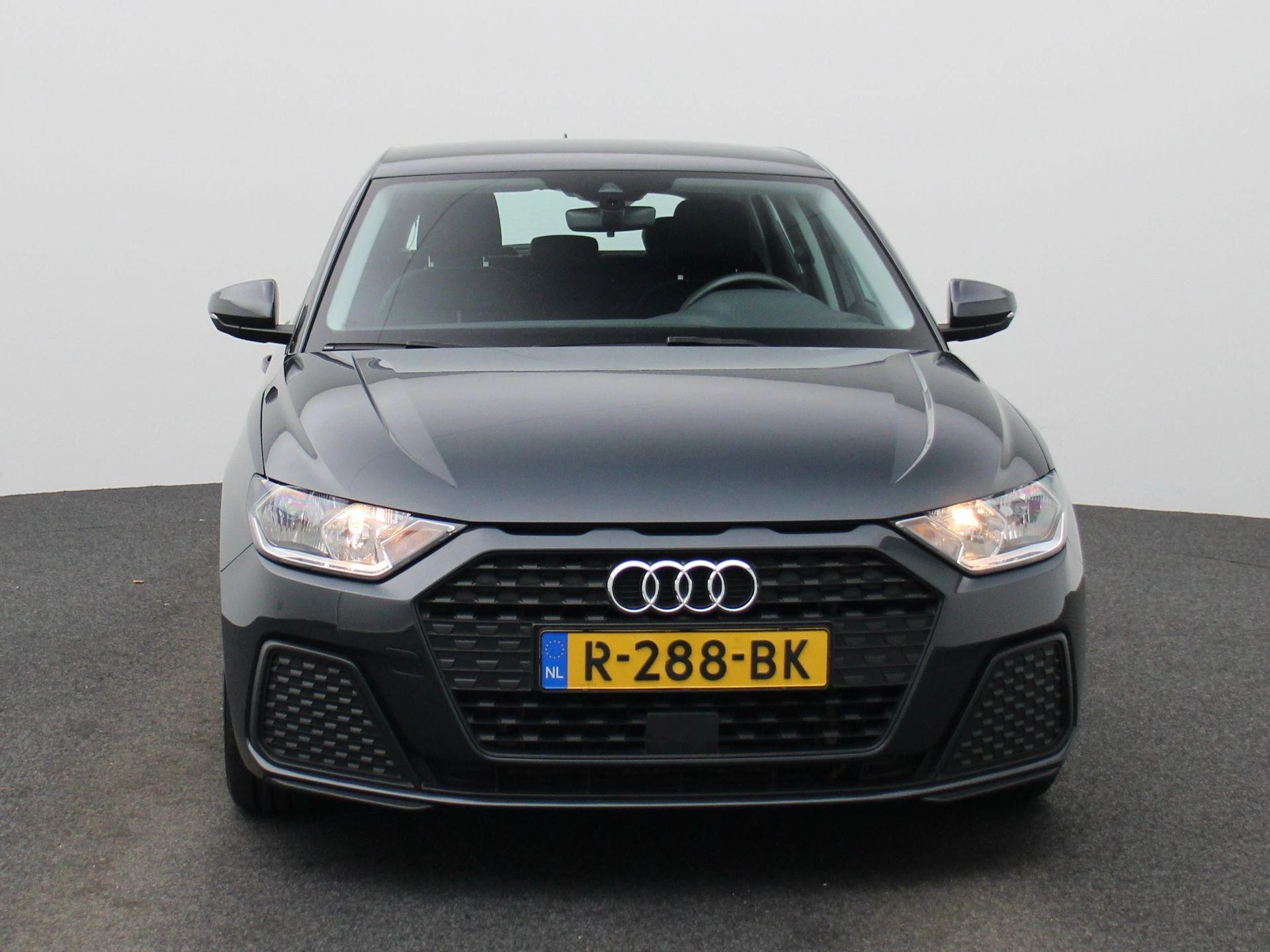Audi-A1 Sportback-image-1