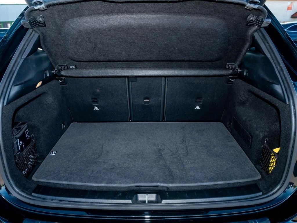 Mercedes-Benz-GLA 200 d-image-15