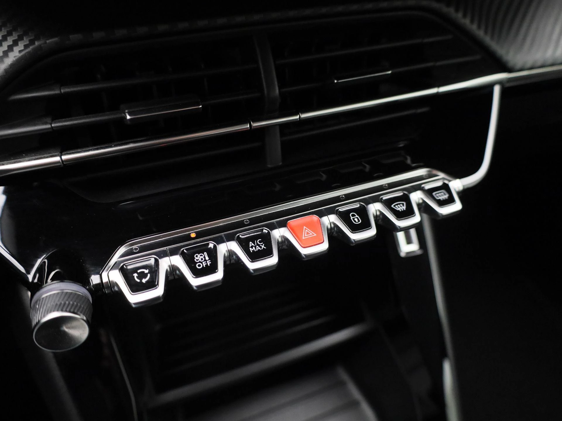 Peugeot-208-image-19