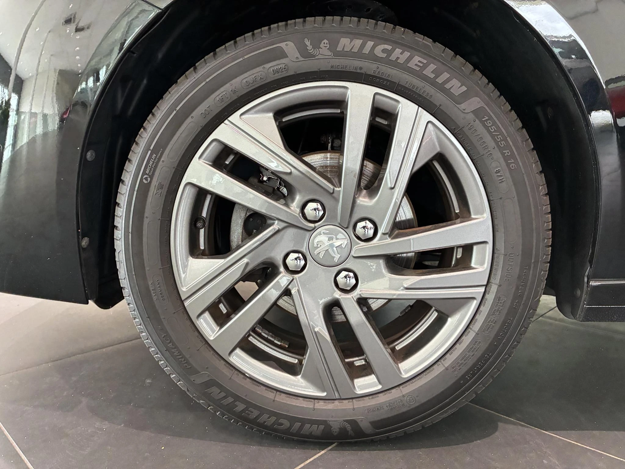 Peugeot-208-image-14