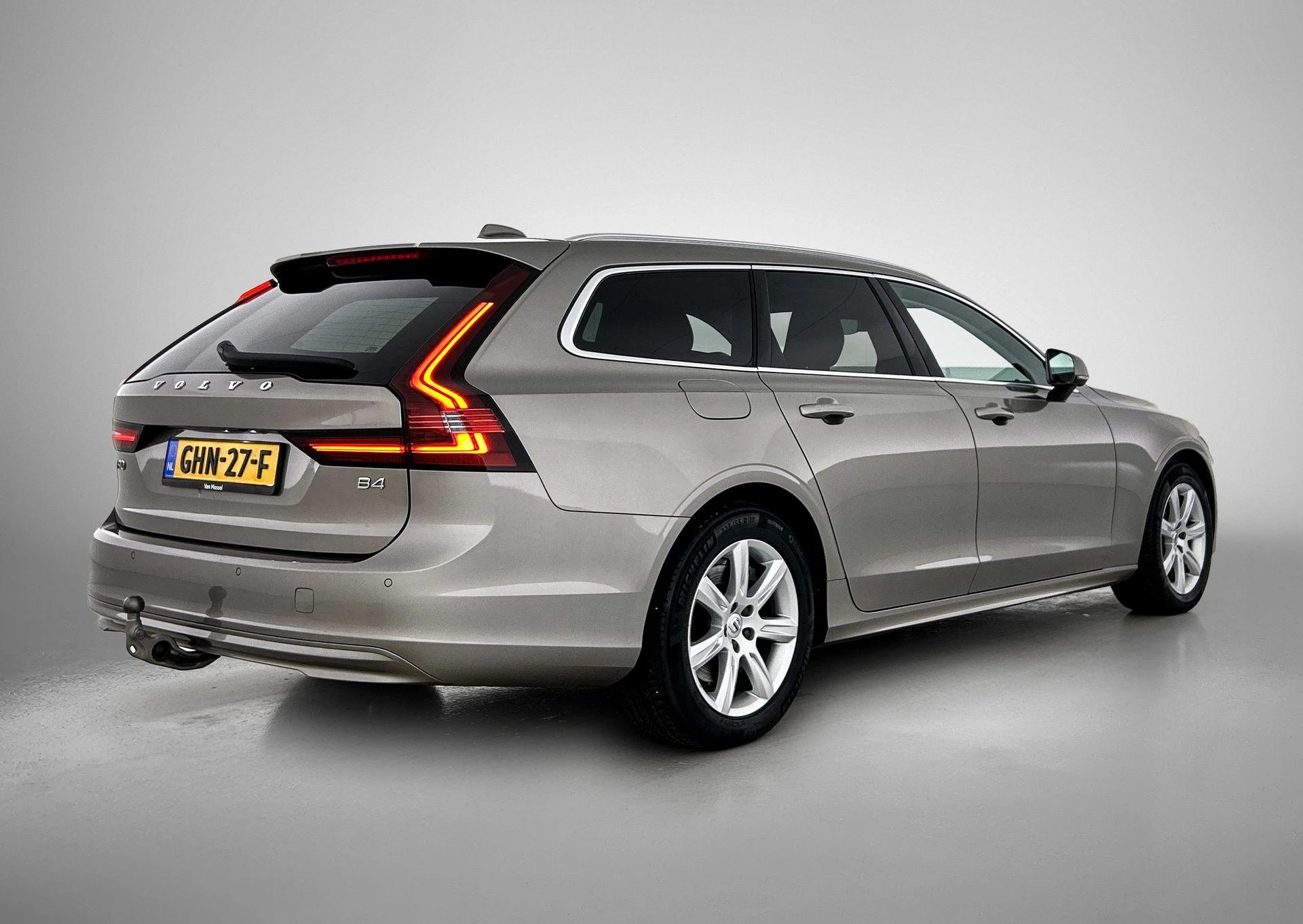 Volvo V90