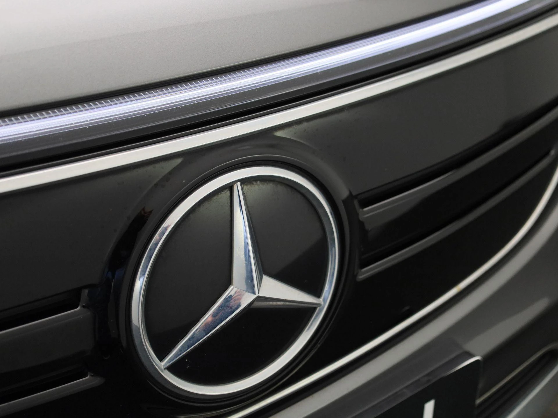 Mercedes-Benz-EQB-image-37