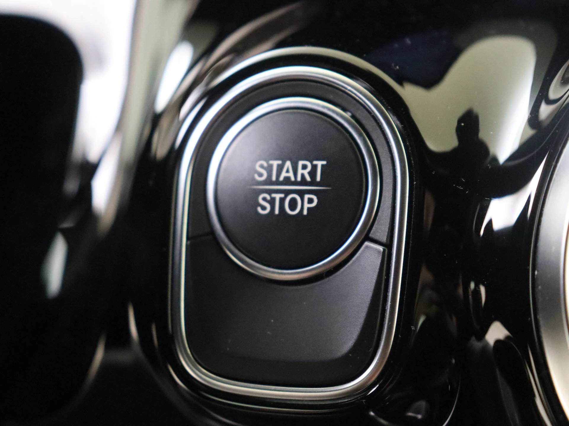 Mercedes-Benz-EQA-image-21