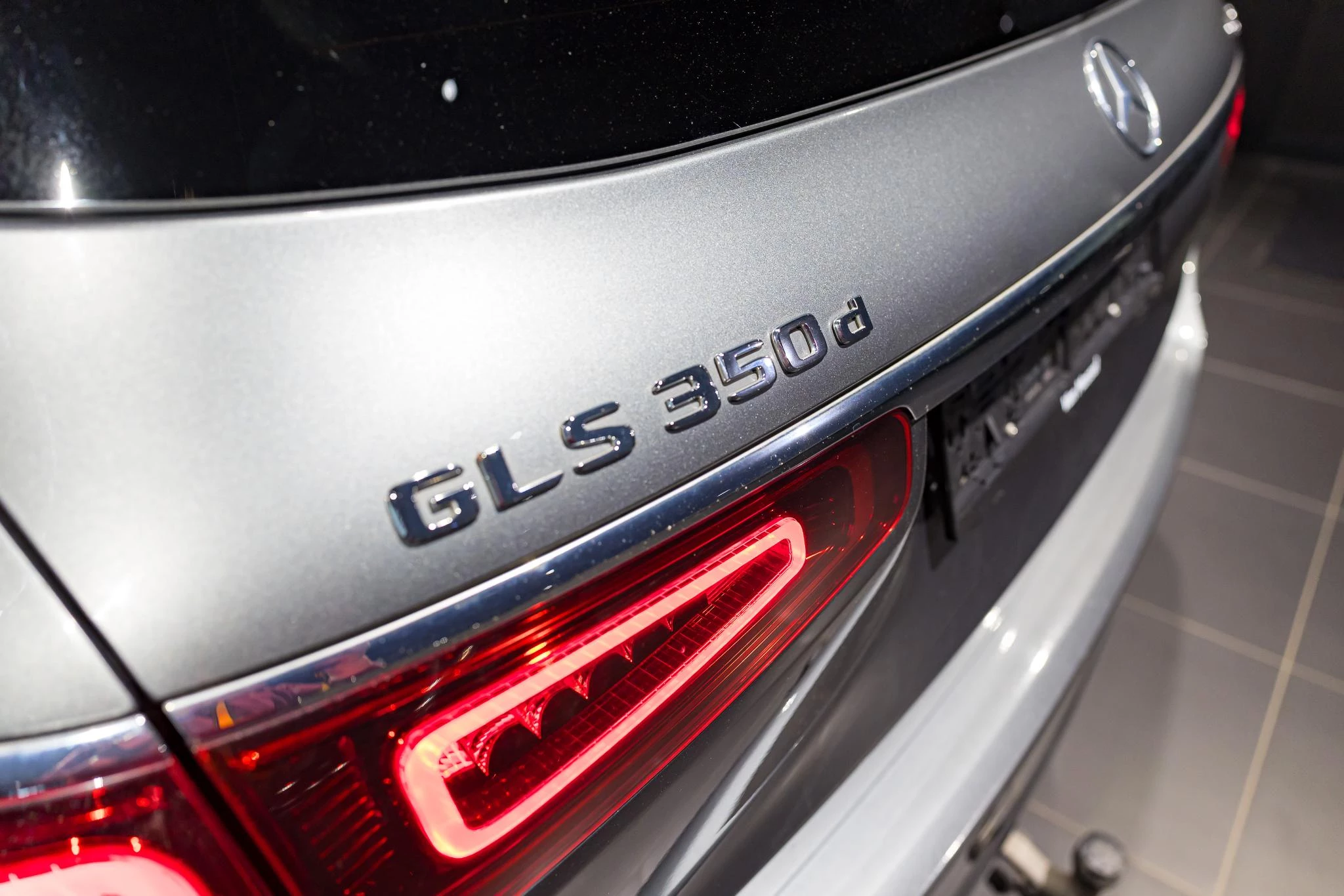 Mercedes-Benz-GLS-image-16