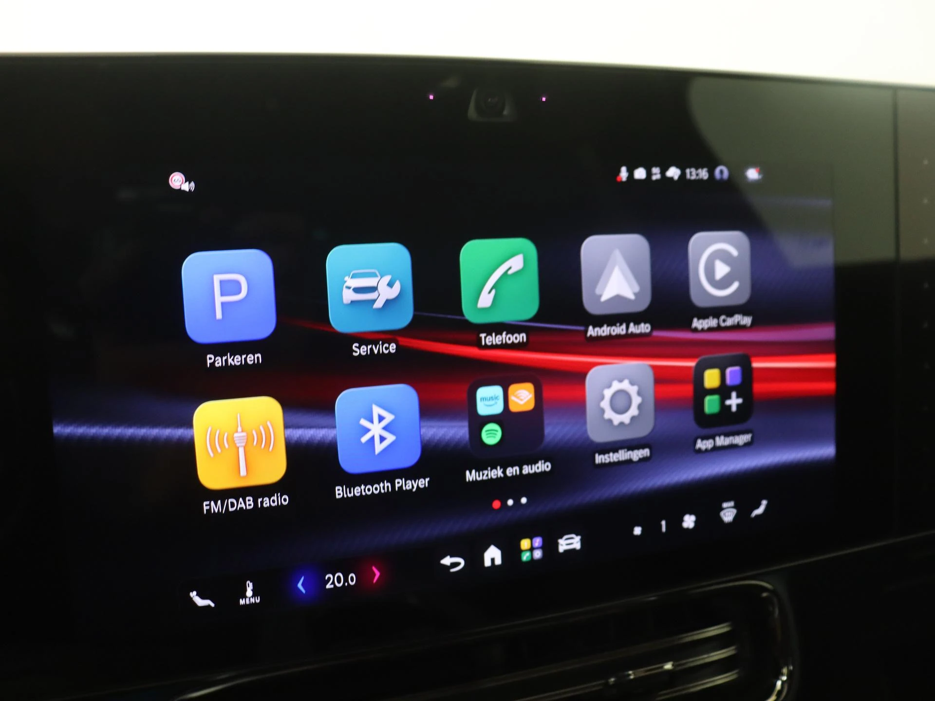Mercedes-Benz-CLA-image-16