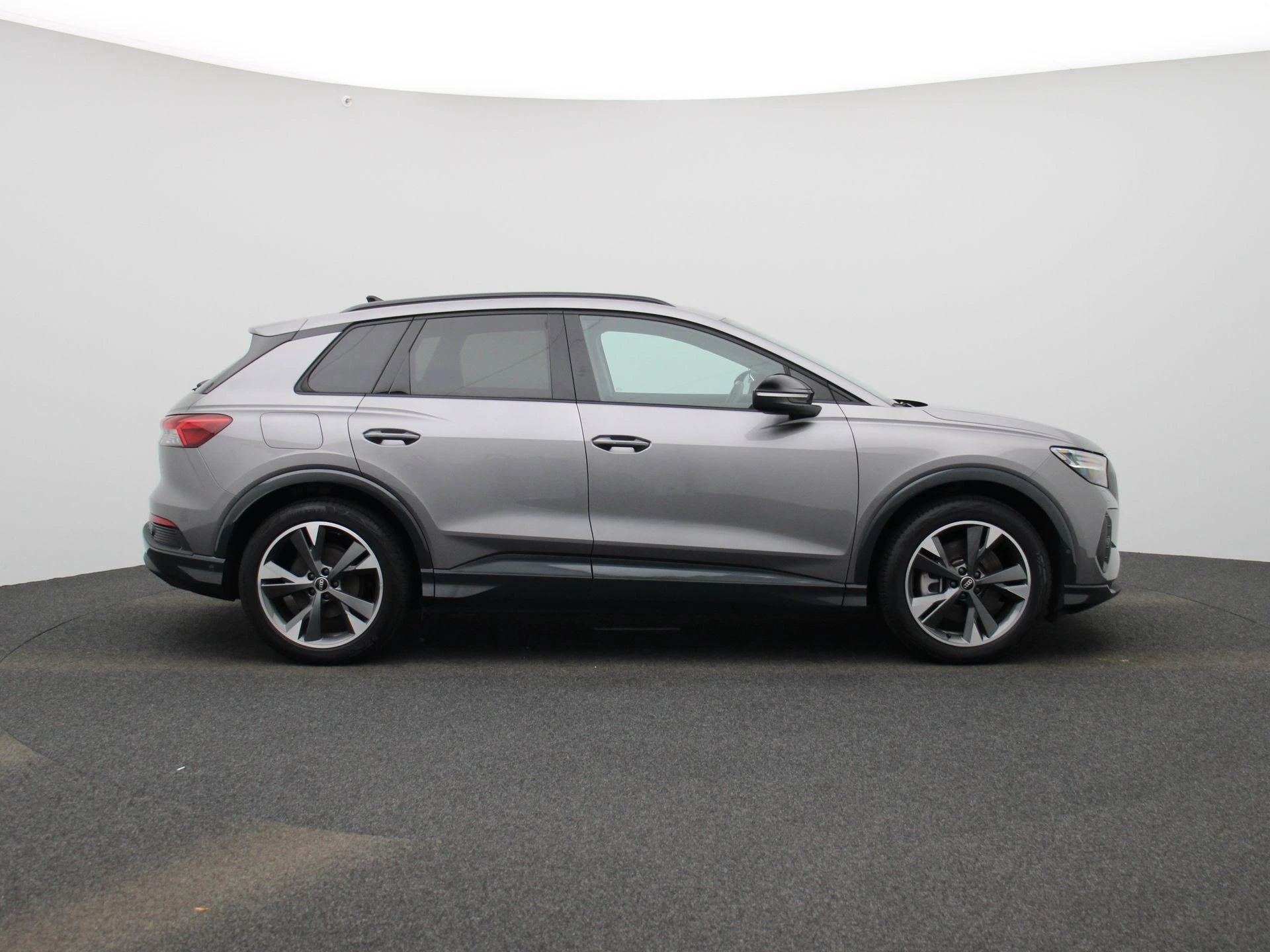 Audi-Q4 e-tron-image-5