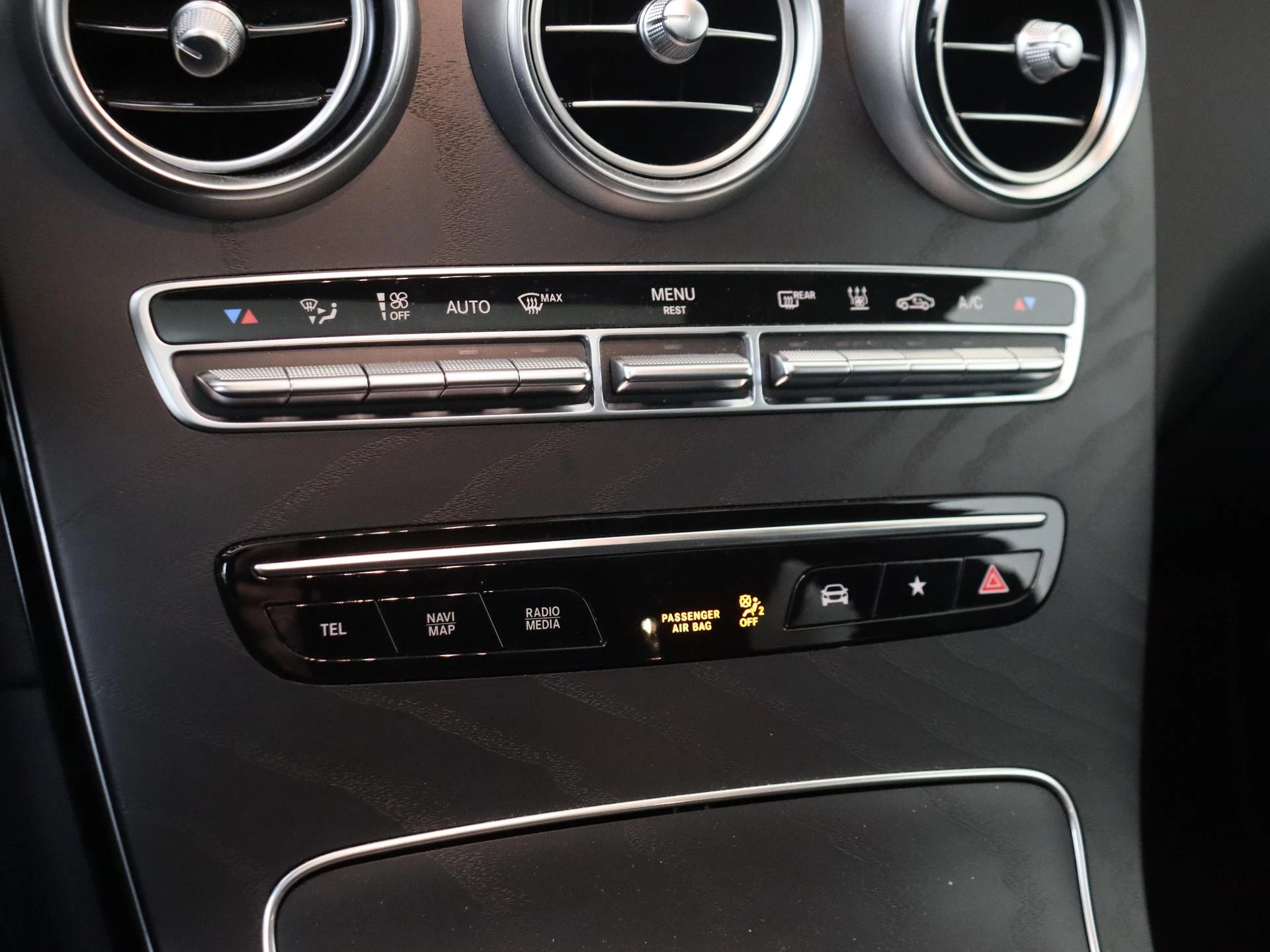 Mercedes-Benz-GLC-image-19