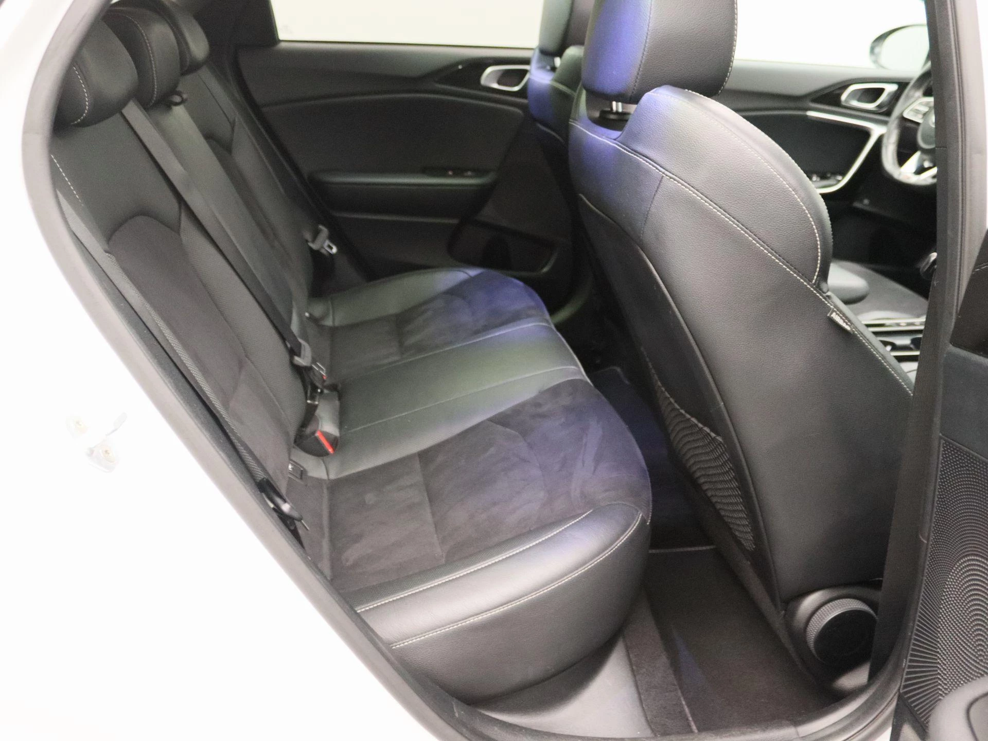 Kia-ProCeed-image-28