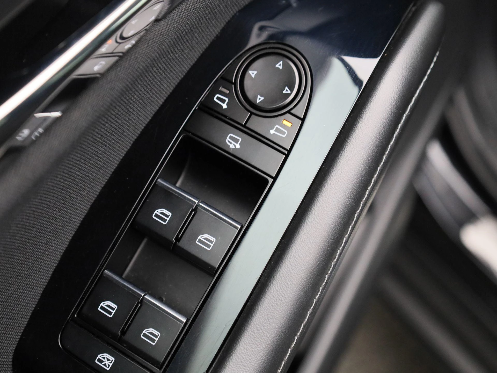 Mazda-CX-30-image-25