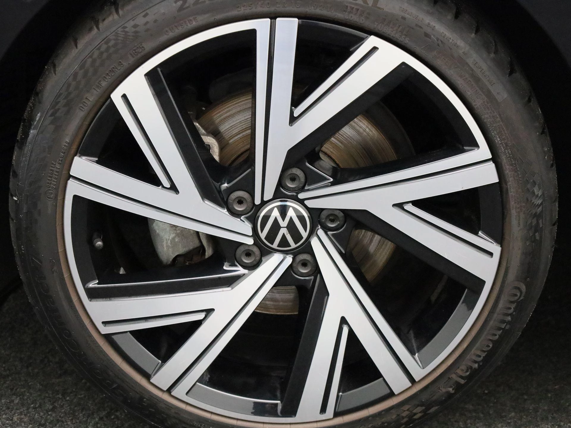 Volkswagen Golf 1.5 eTSI R-Line