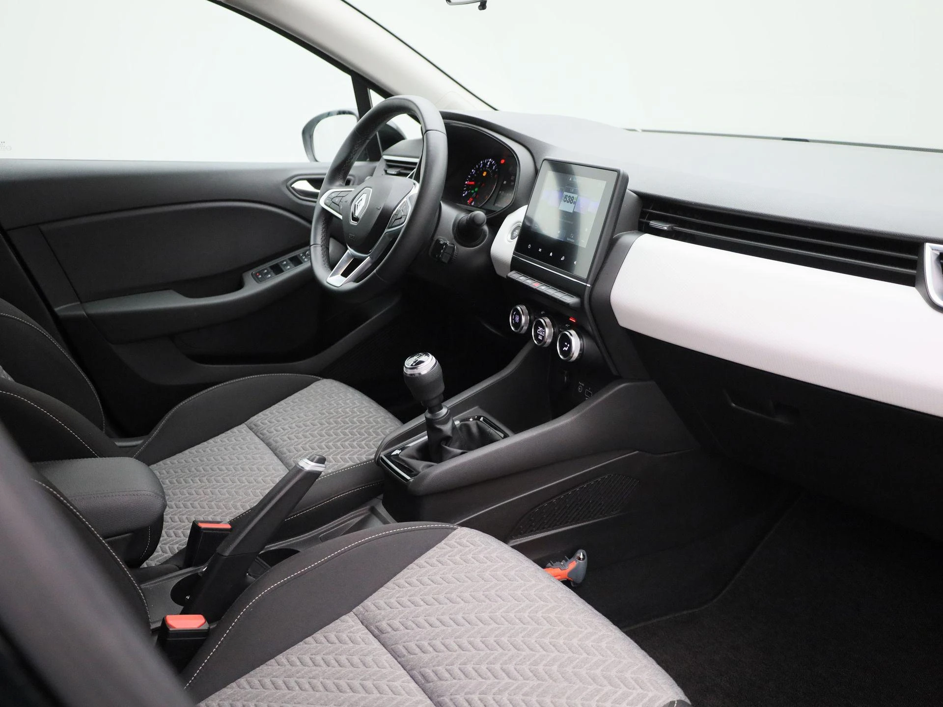 Renault-Clio-image-32