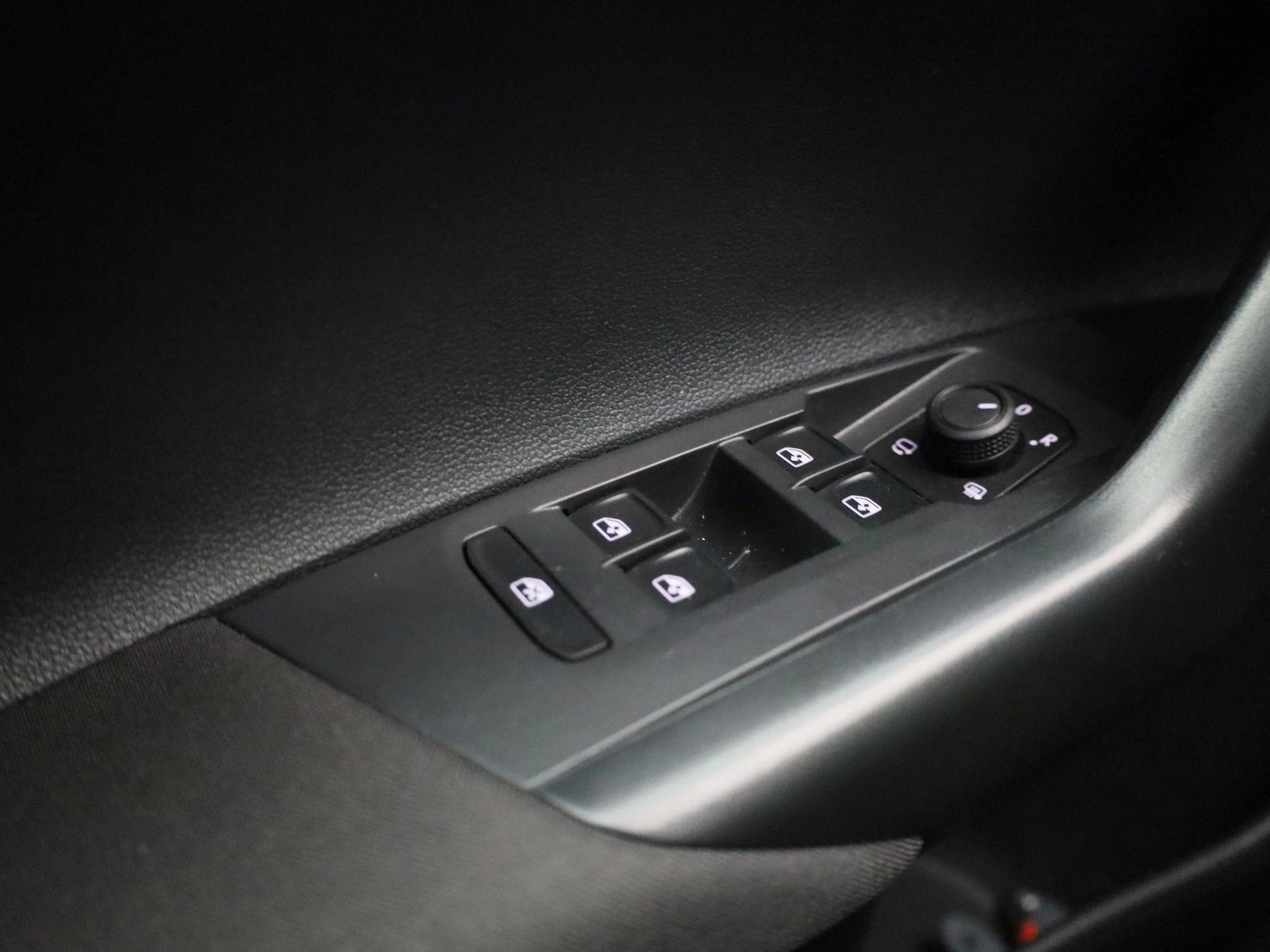 Volkswagen-Polo-image-21