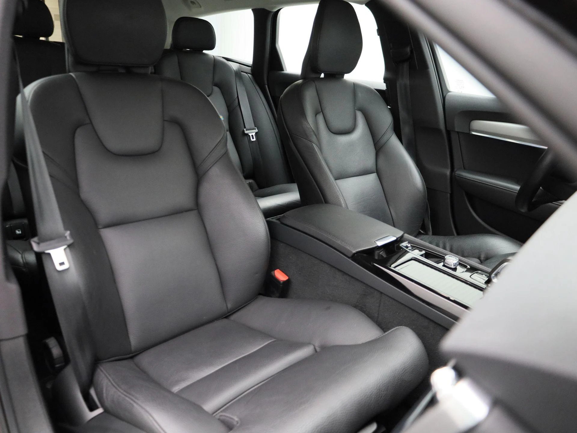 Volvo-V90-image-39