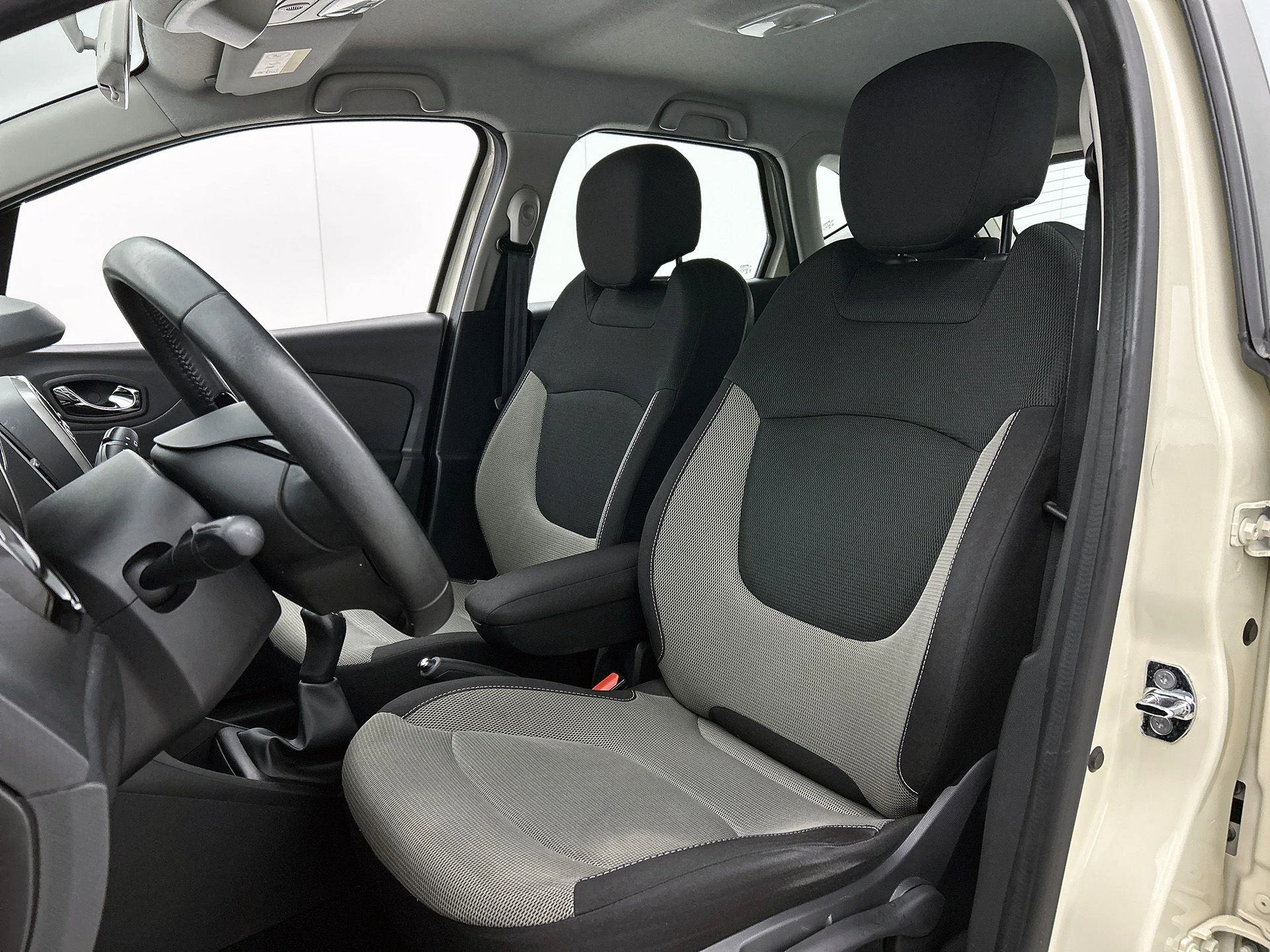 Renault-Captur-image-33