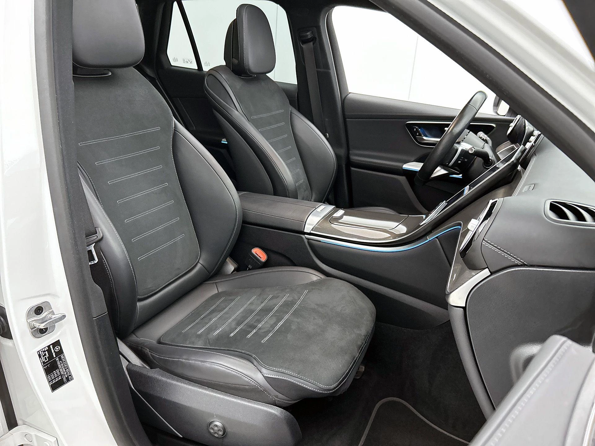 Mercedes-Benz-GLC-image-49