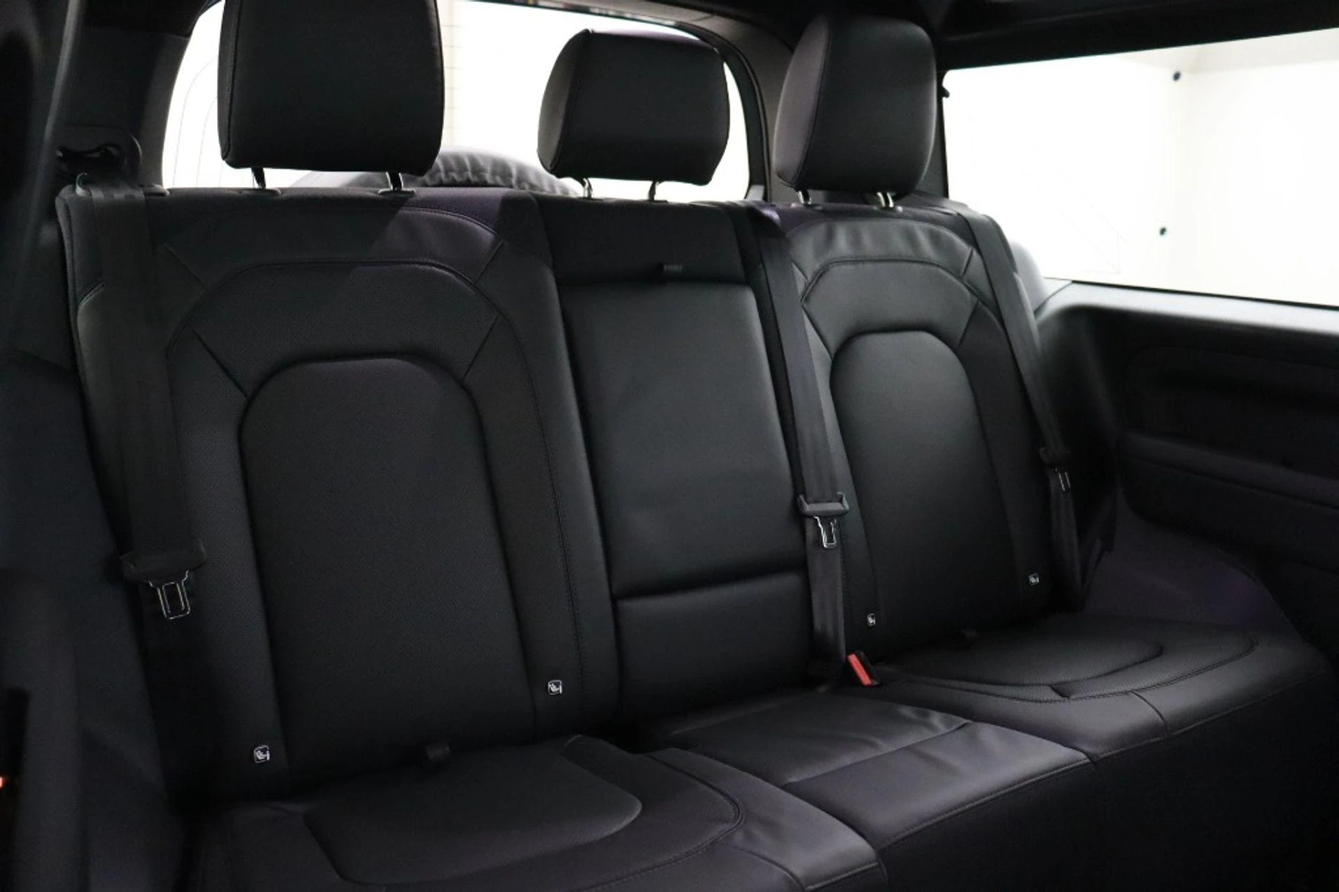 Land Rover-Defender-image-6