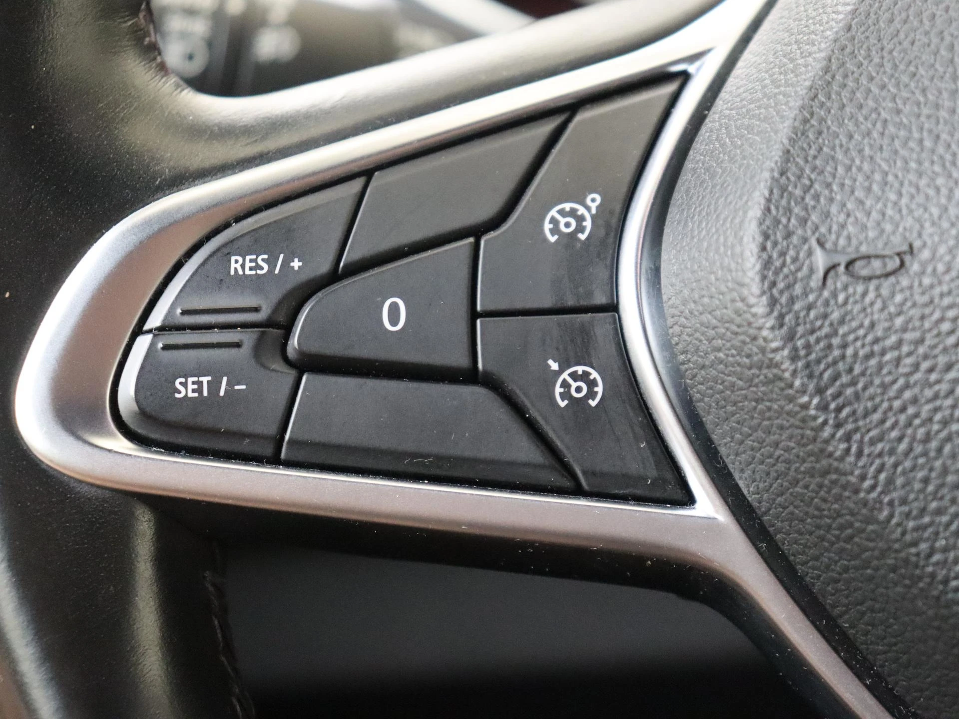 Renault-Clio-image-12
