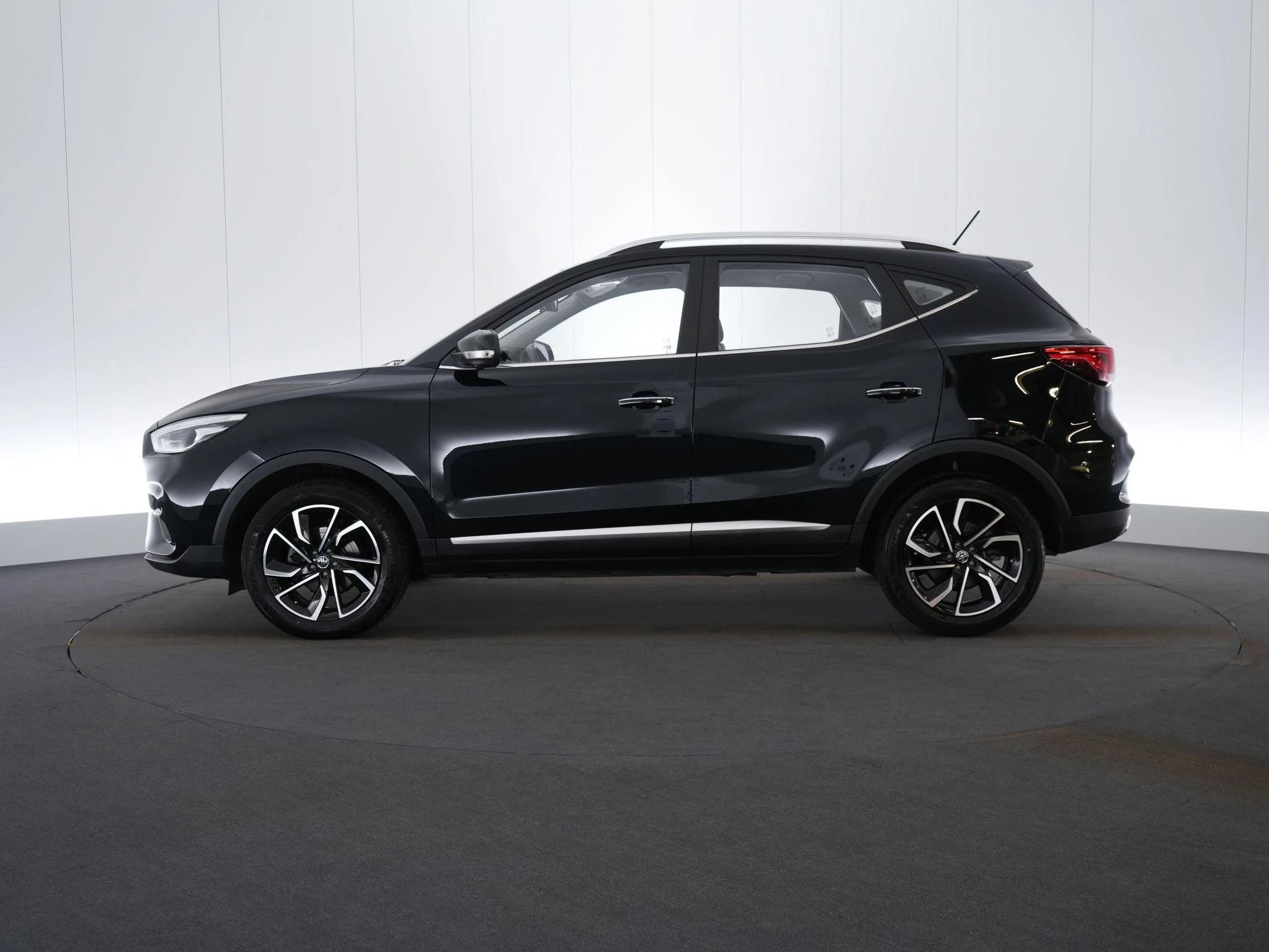 MG ZS ICE 1.0 AT LUXURY FWD