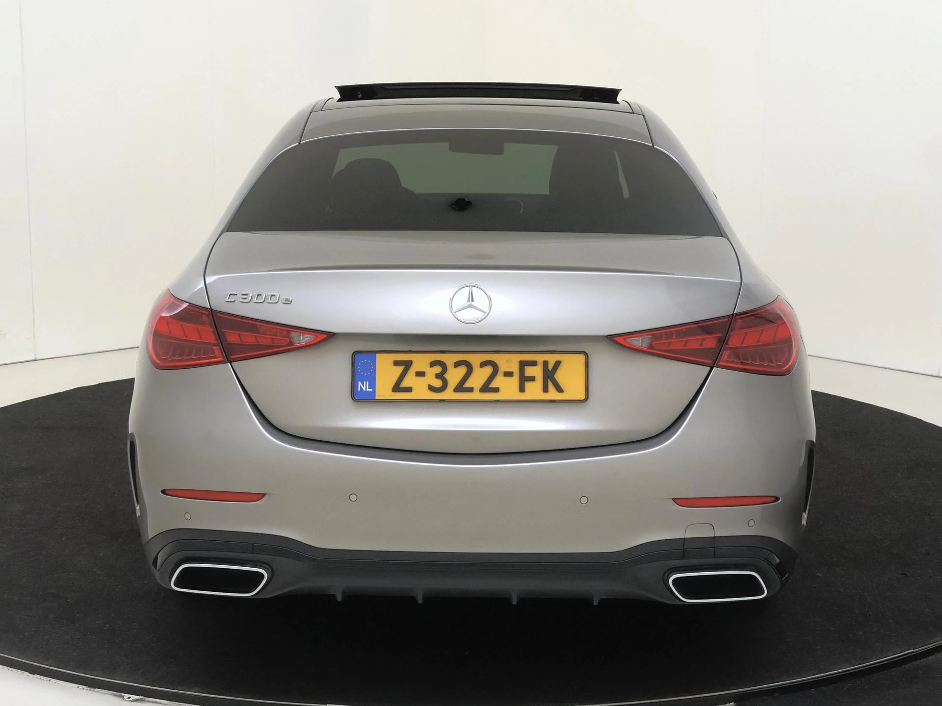 Mercedes-Benz-C-Klasse-image-7