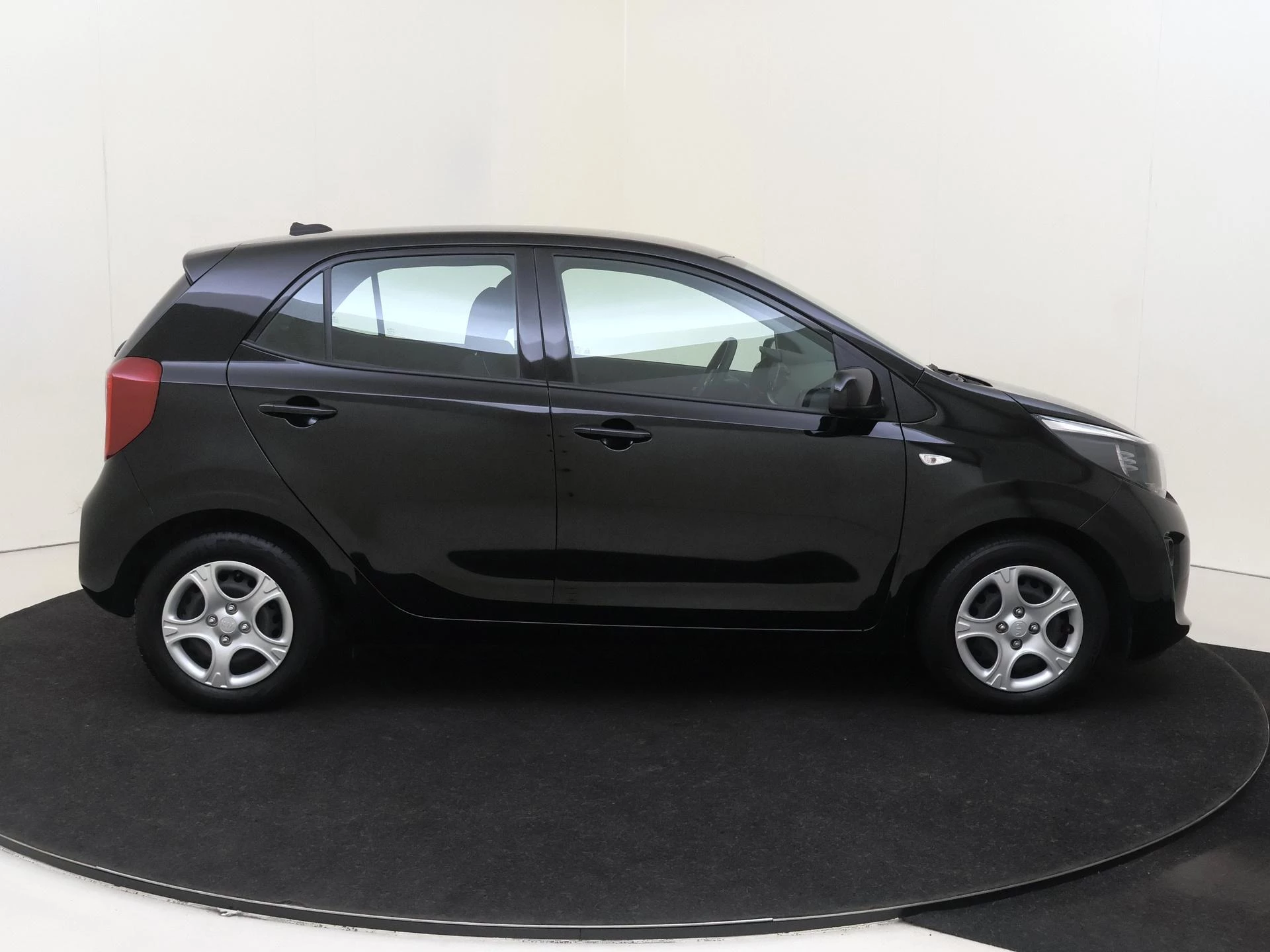 Kia-Picanto-image-8