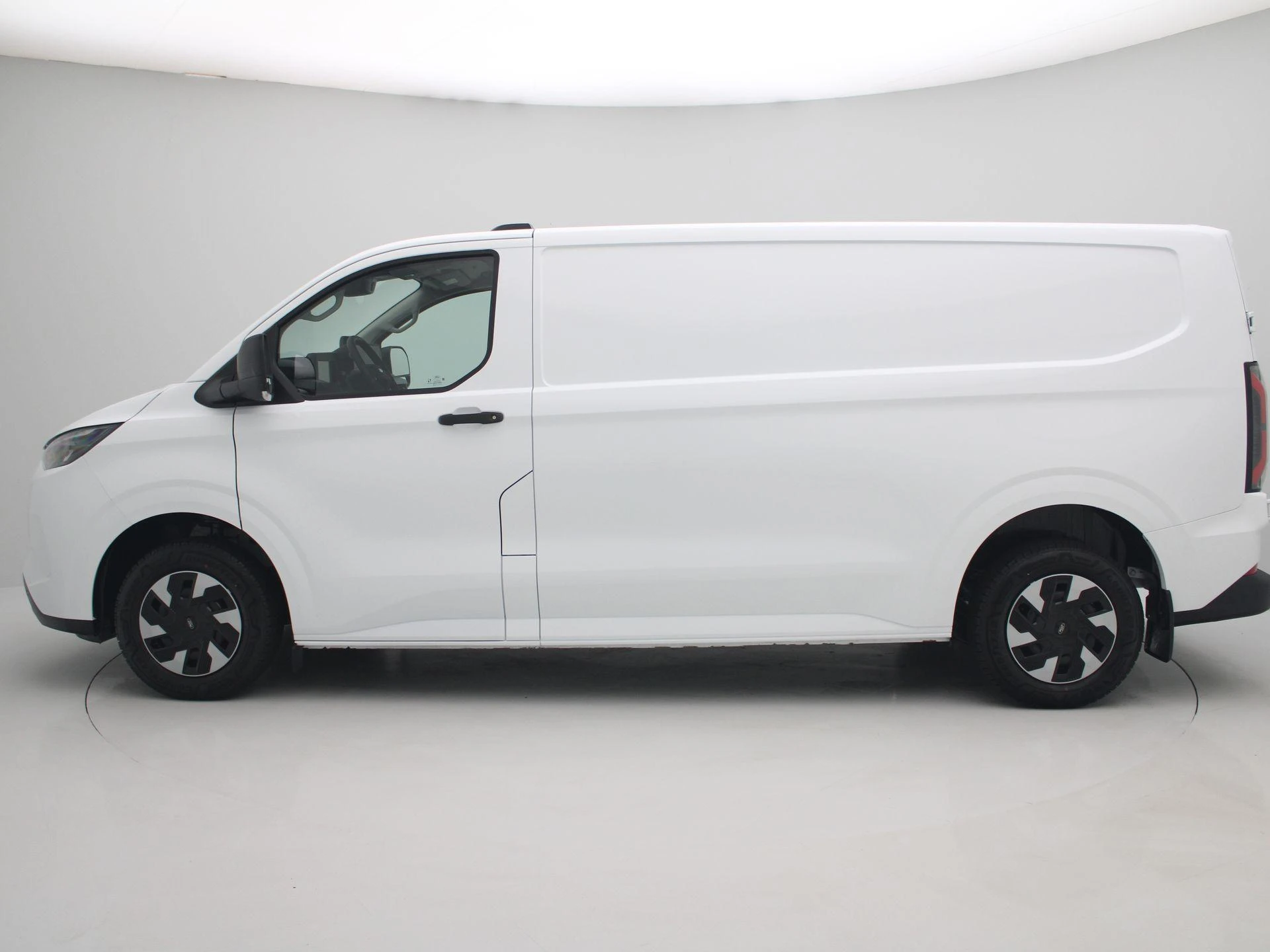 Ford-E-Transit Custom-image-3