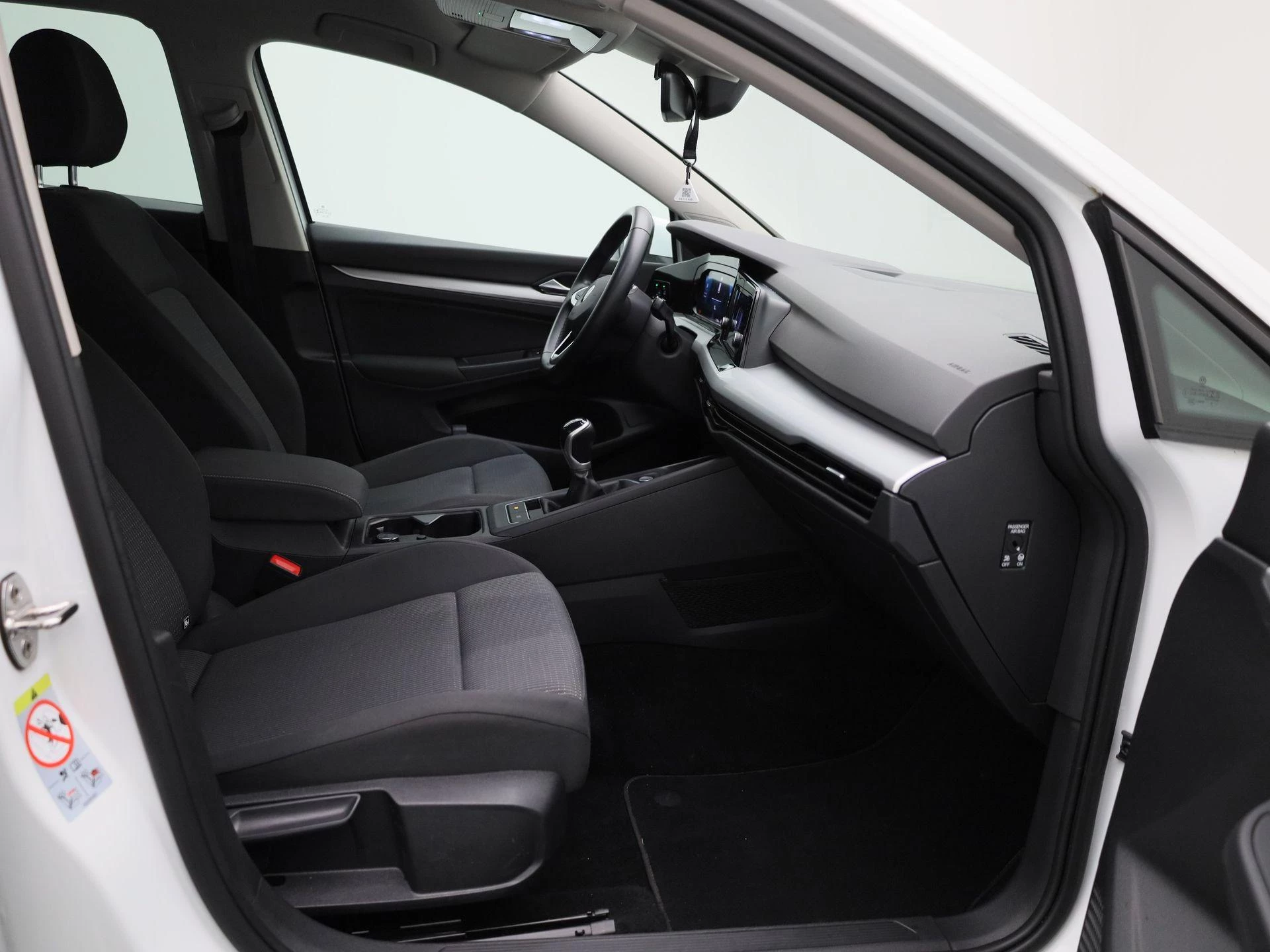Volkswagen-Golf-image-29