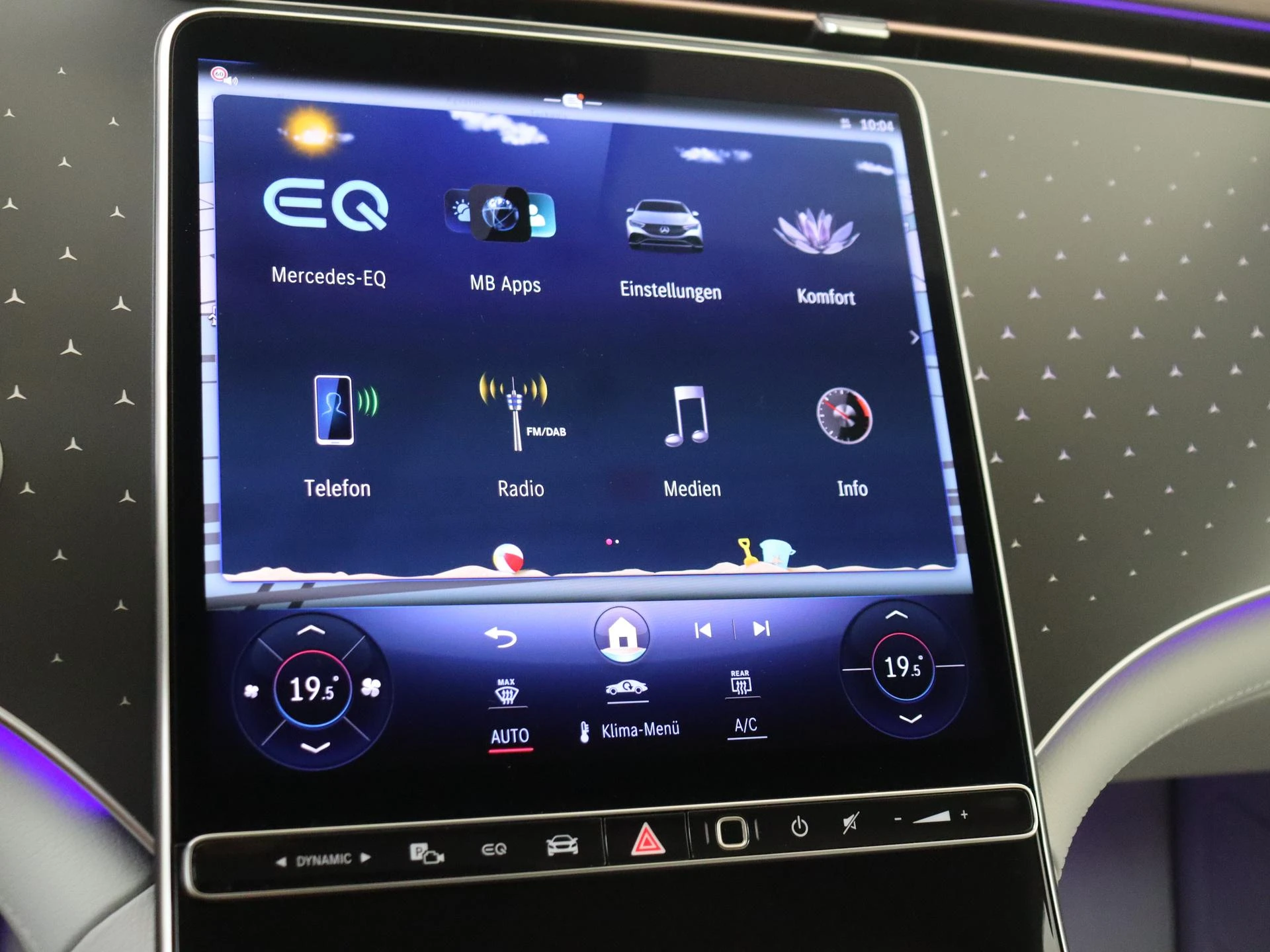 Mercedes-Benz-EQE-image-15