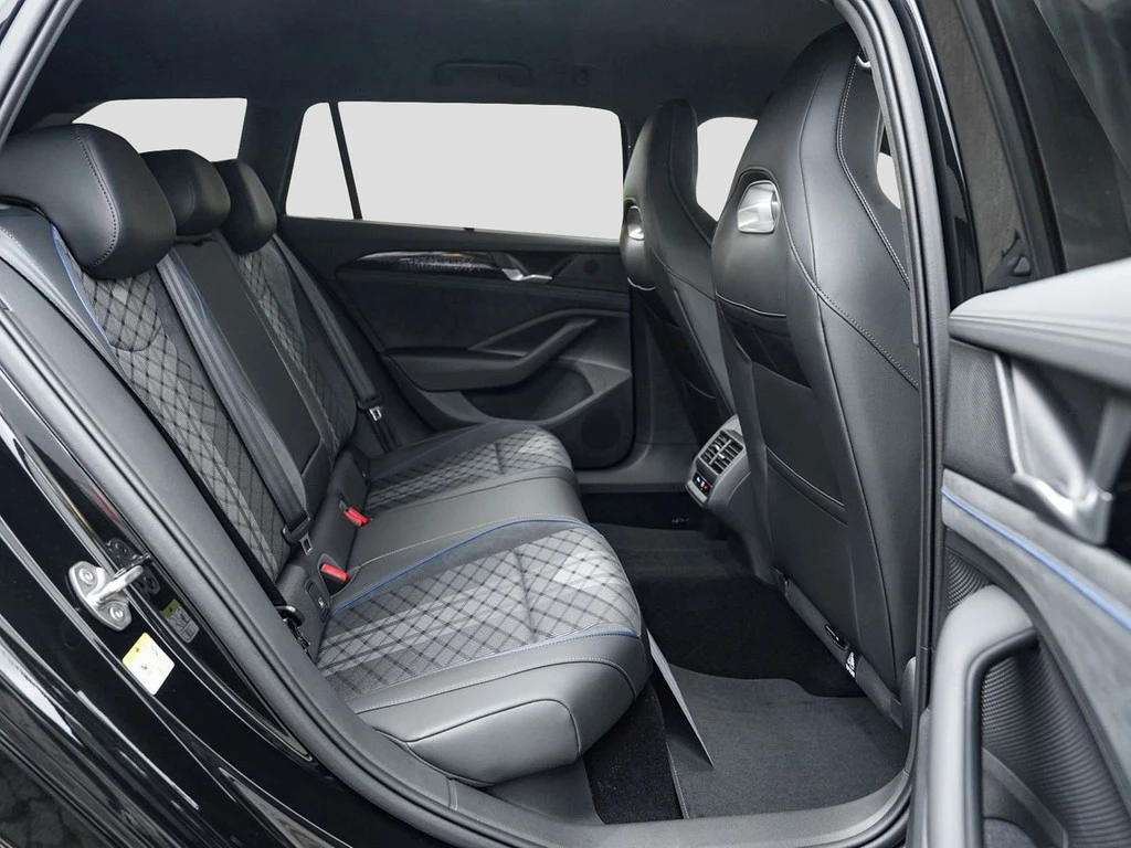 Volkswagen Passat 2,0 l TDI DSG R-line VAL