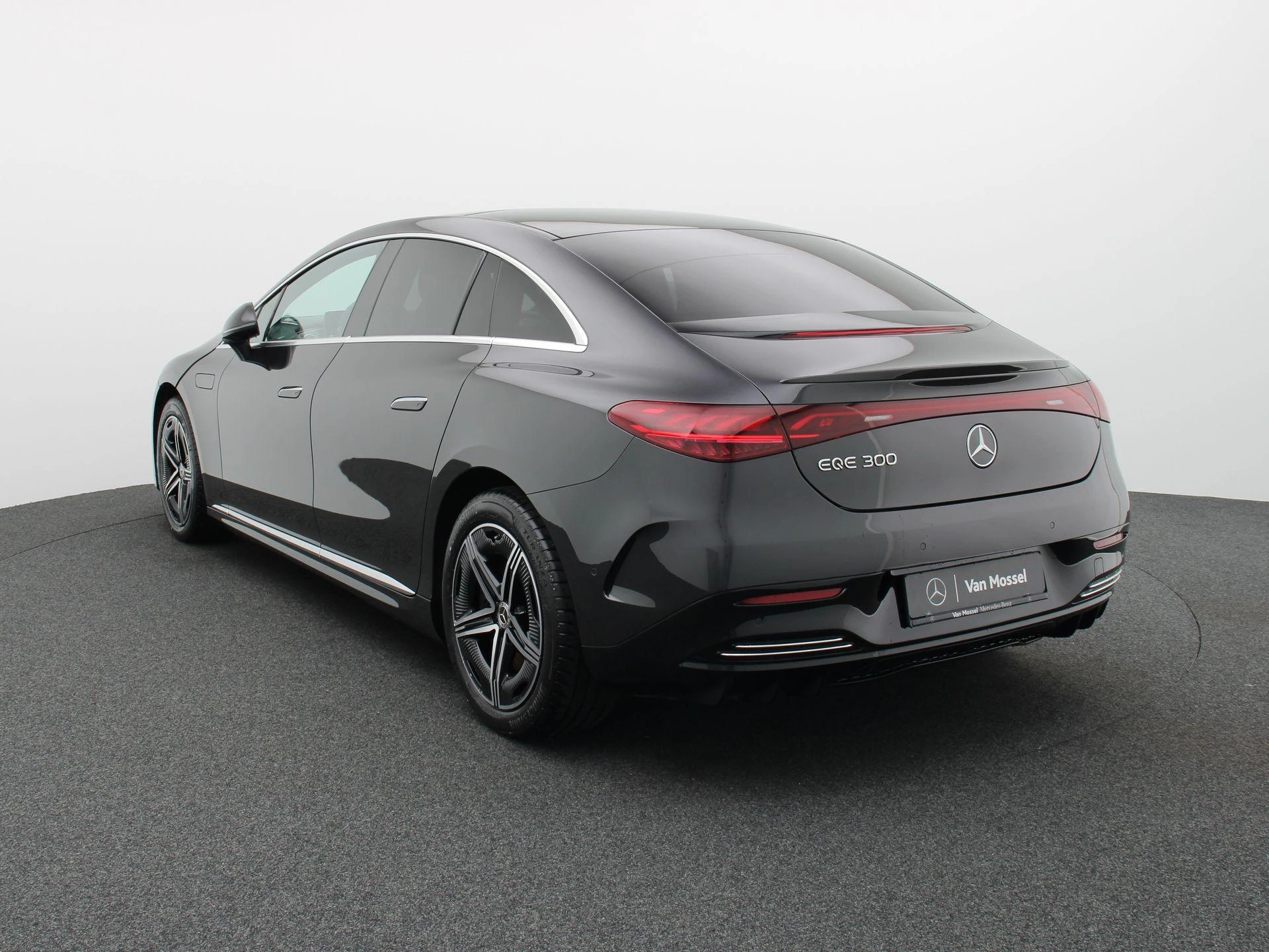 Mercedes-Benz EQE 300 AMG Line + PANORAMISCH DAK + CARPLAY + LED +