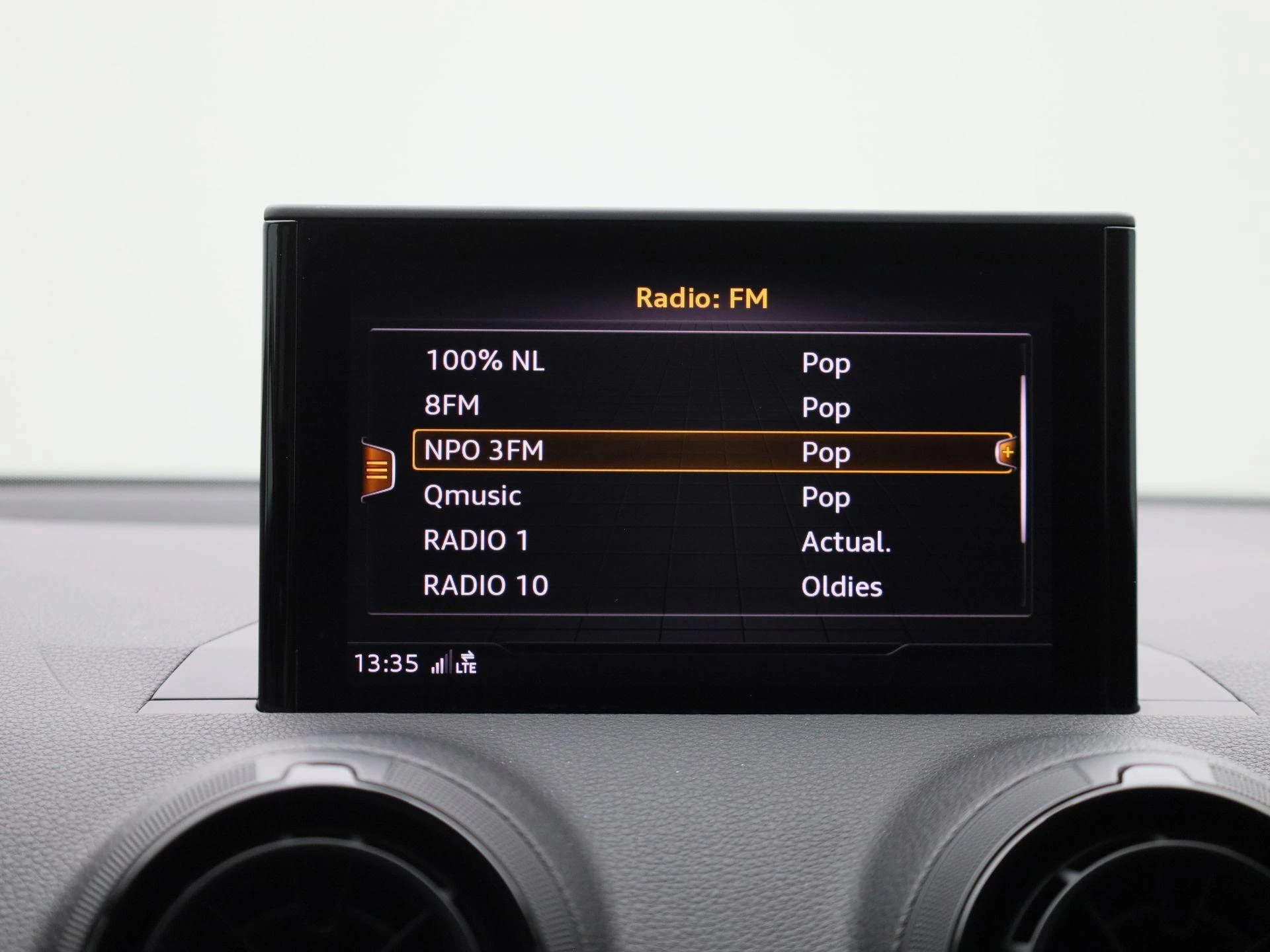 Audi-Q2-image-21