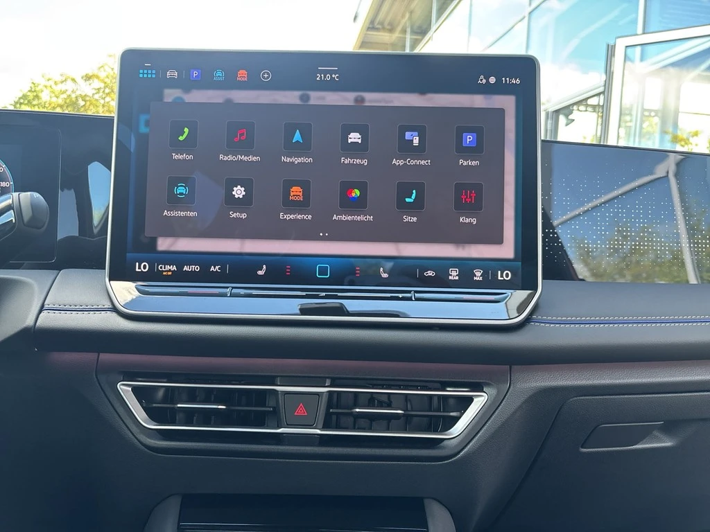 Volkswagen-Tiguan-image-10